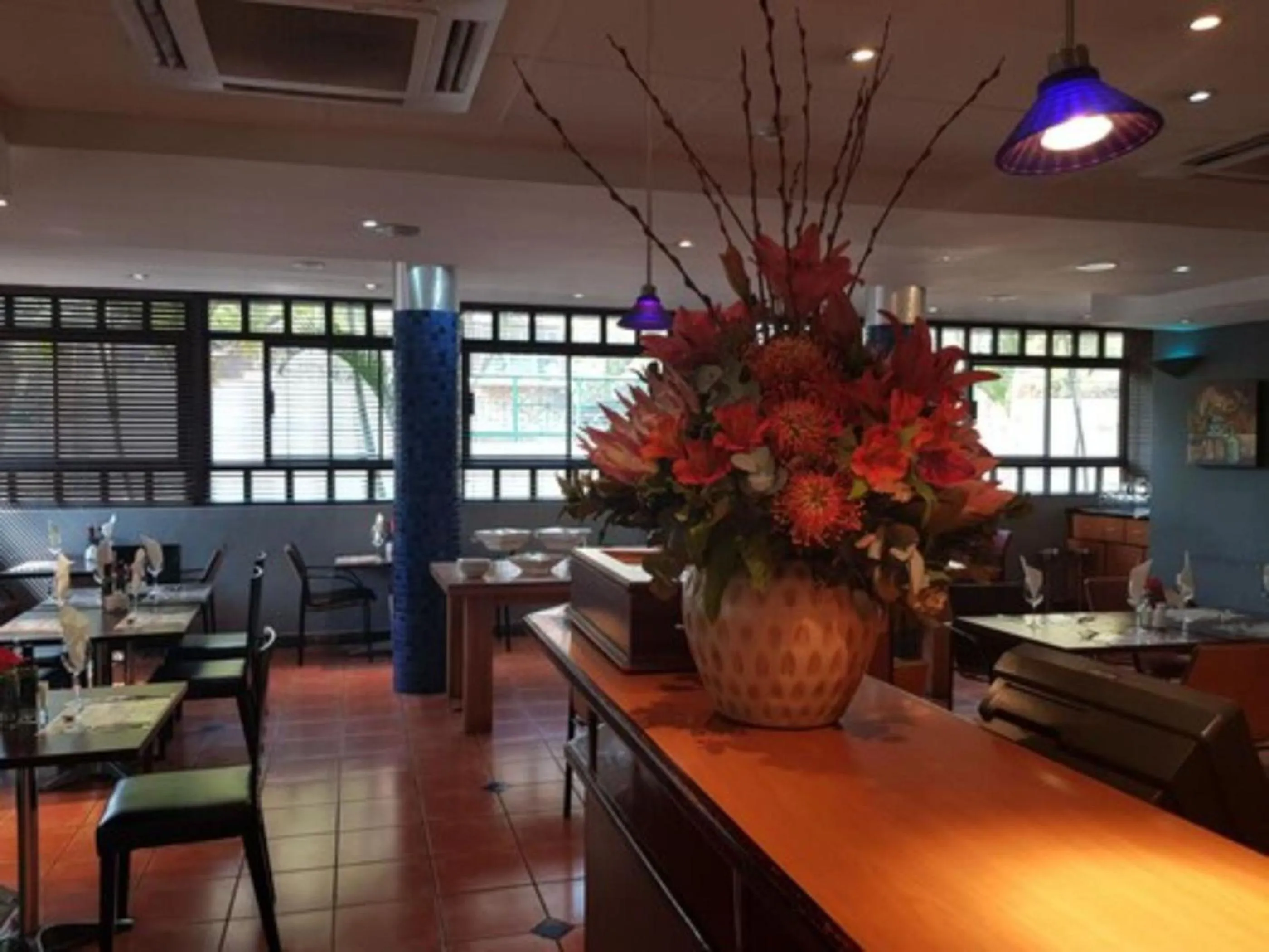 Dining area in Court Classique Suite Hotel