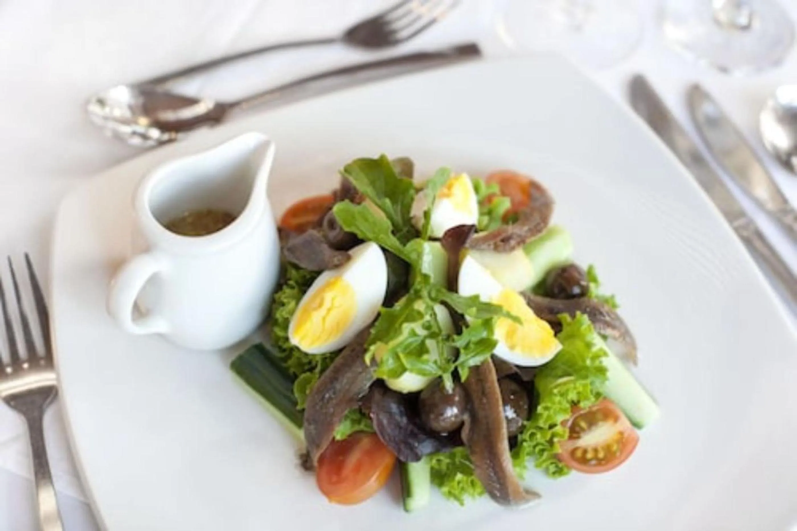 Food in Court Classique Suite Hotel