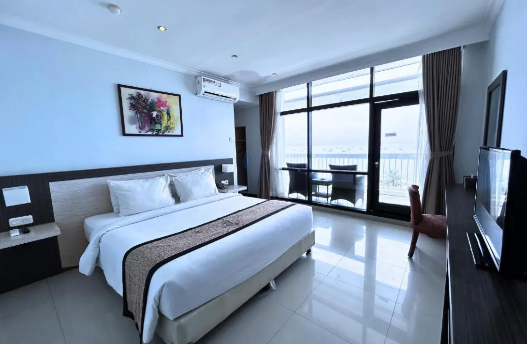 Bedroom, Bed in Grand Inna Samudra Beach