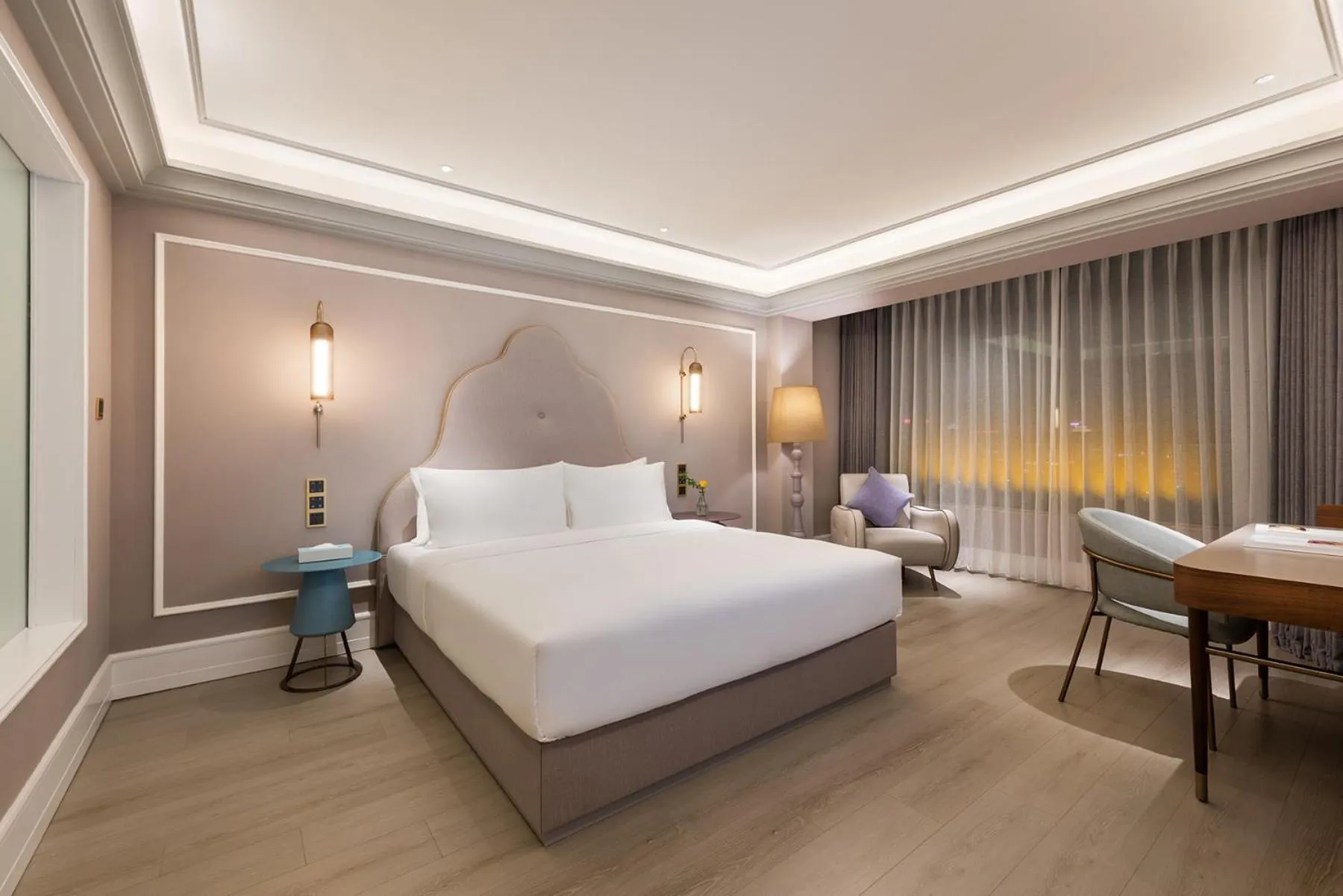 View (from property/room), Bed in Mercure Nantong Downtown