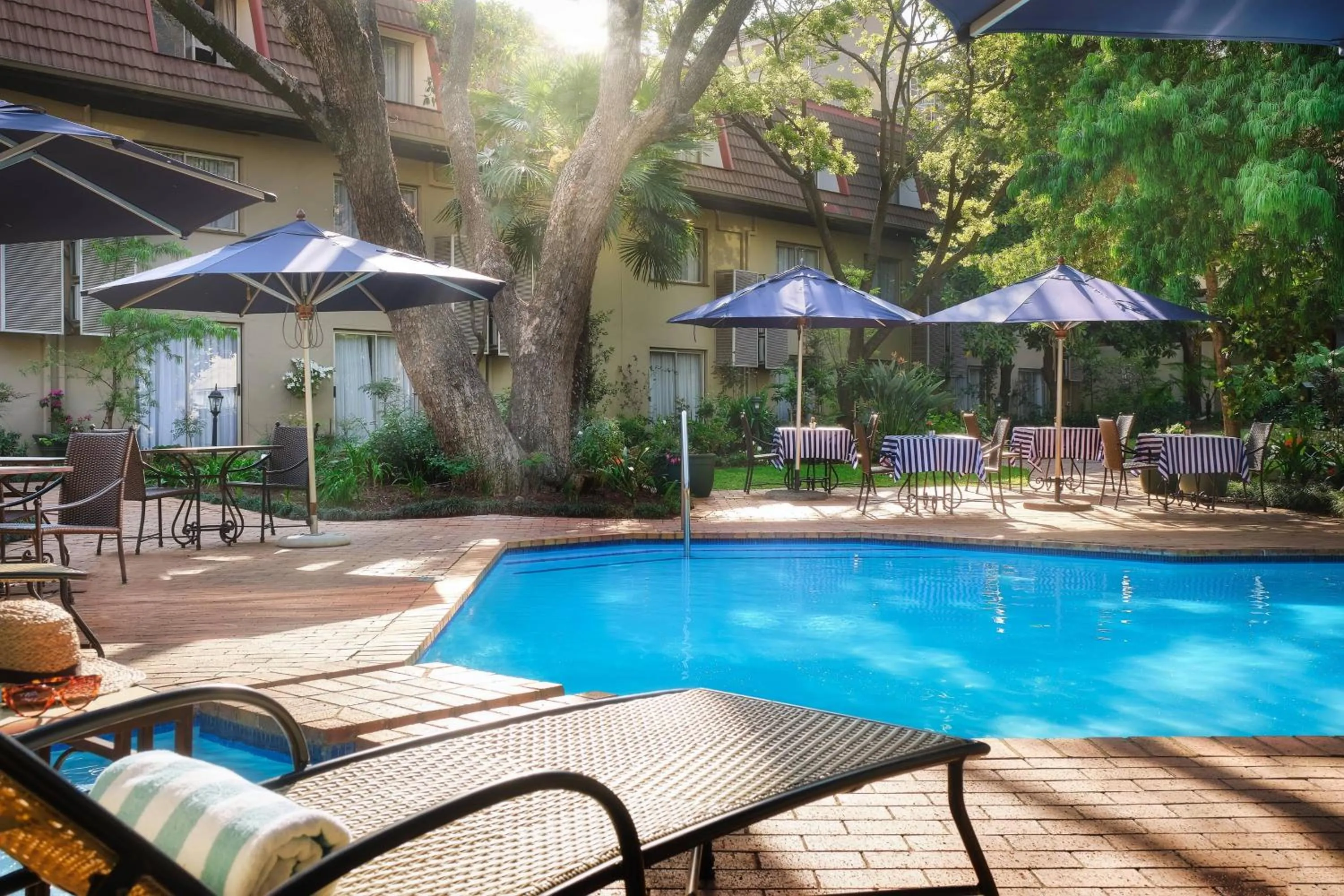 Swimming pool in Protea Hotel by Marriott Johannesburg Balalaika Sandton