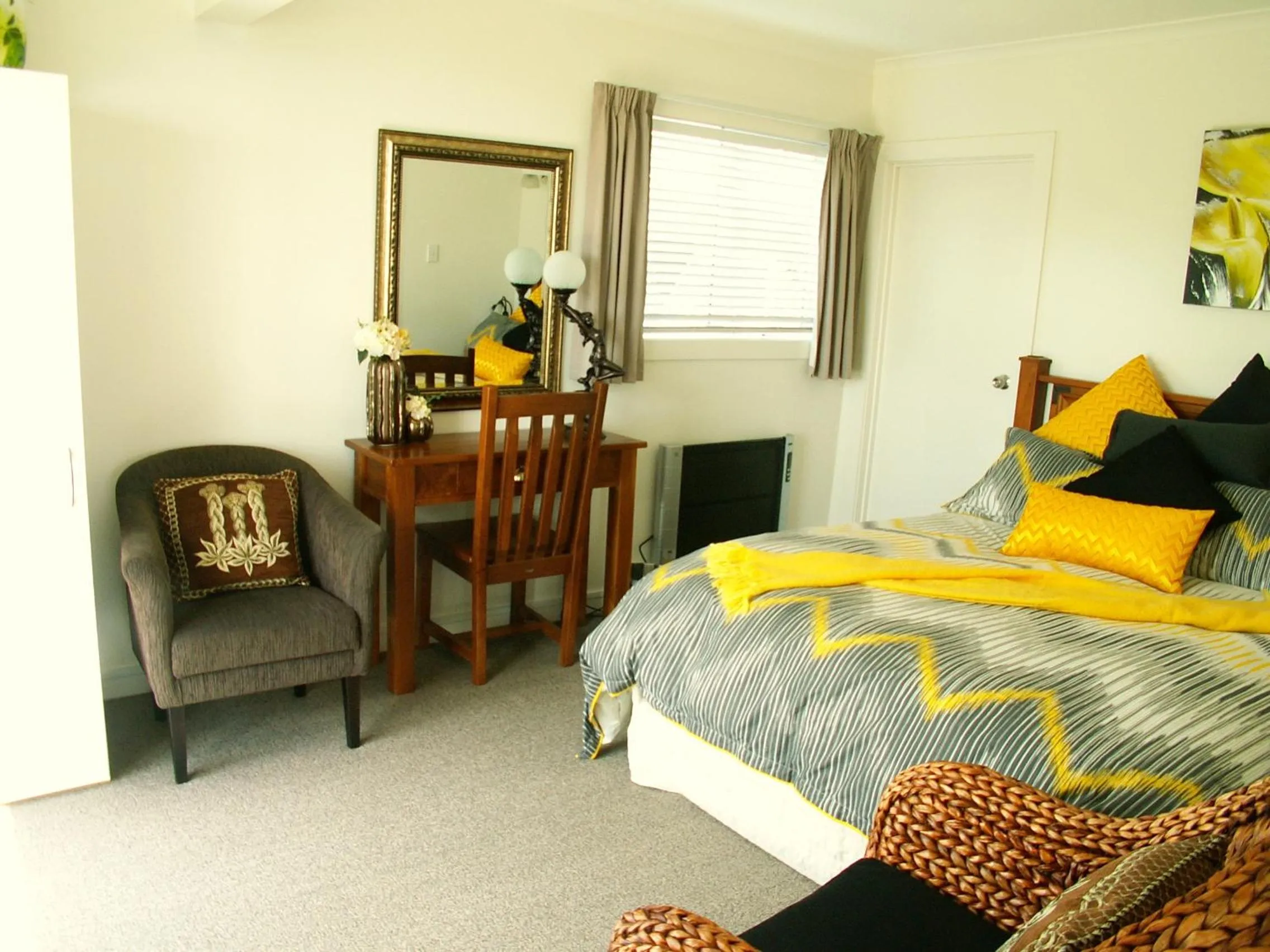 Bed in Noah's Boutique Accommodation Moeraki