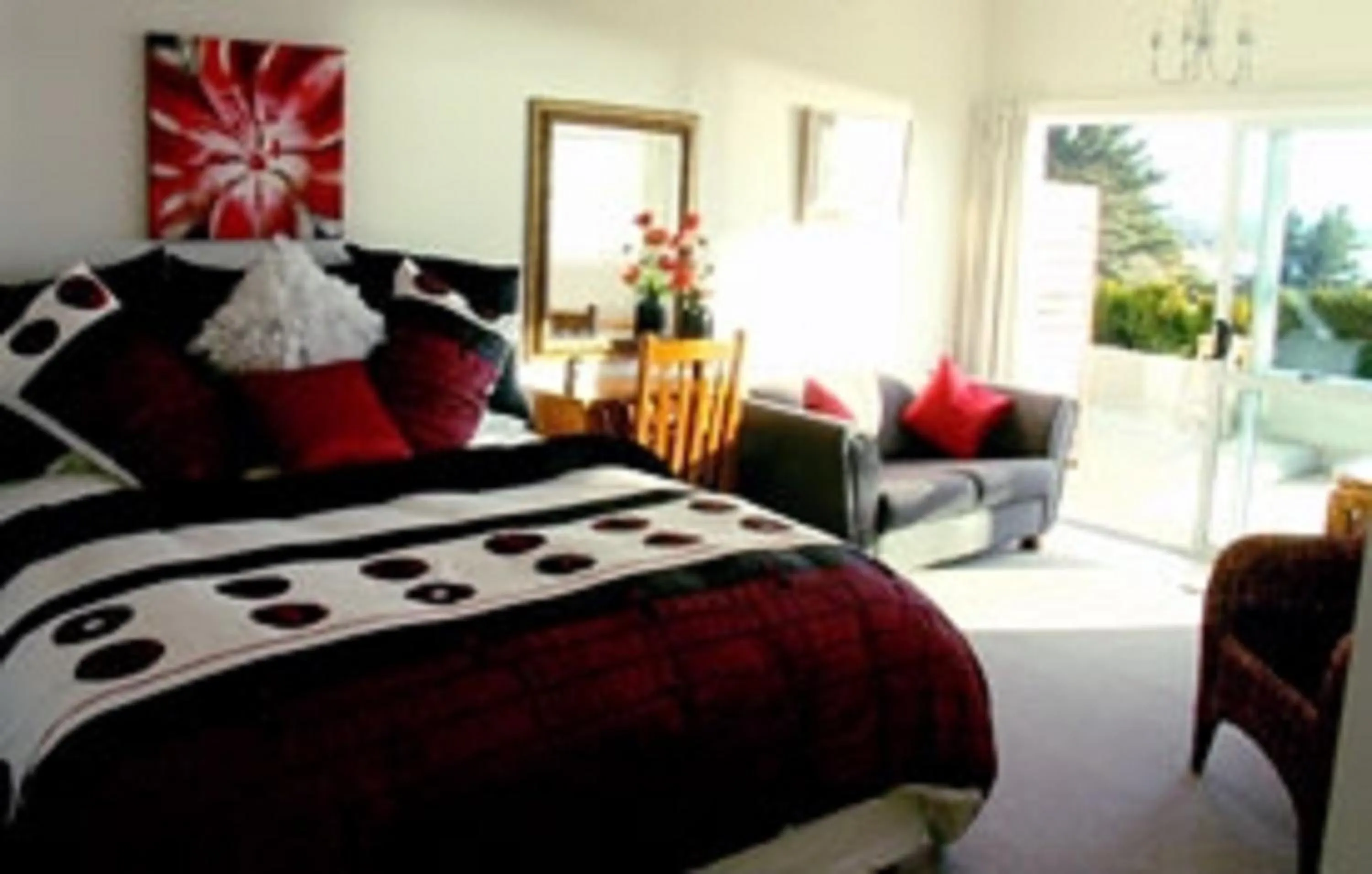 Decorative detail, Bed in Noah's Boutique Accommodation Moeraki