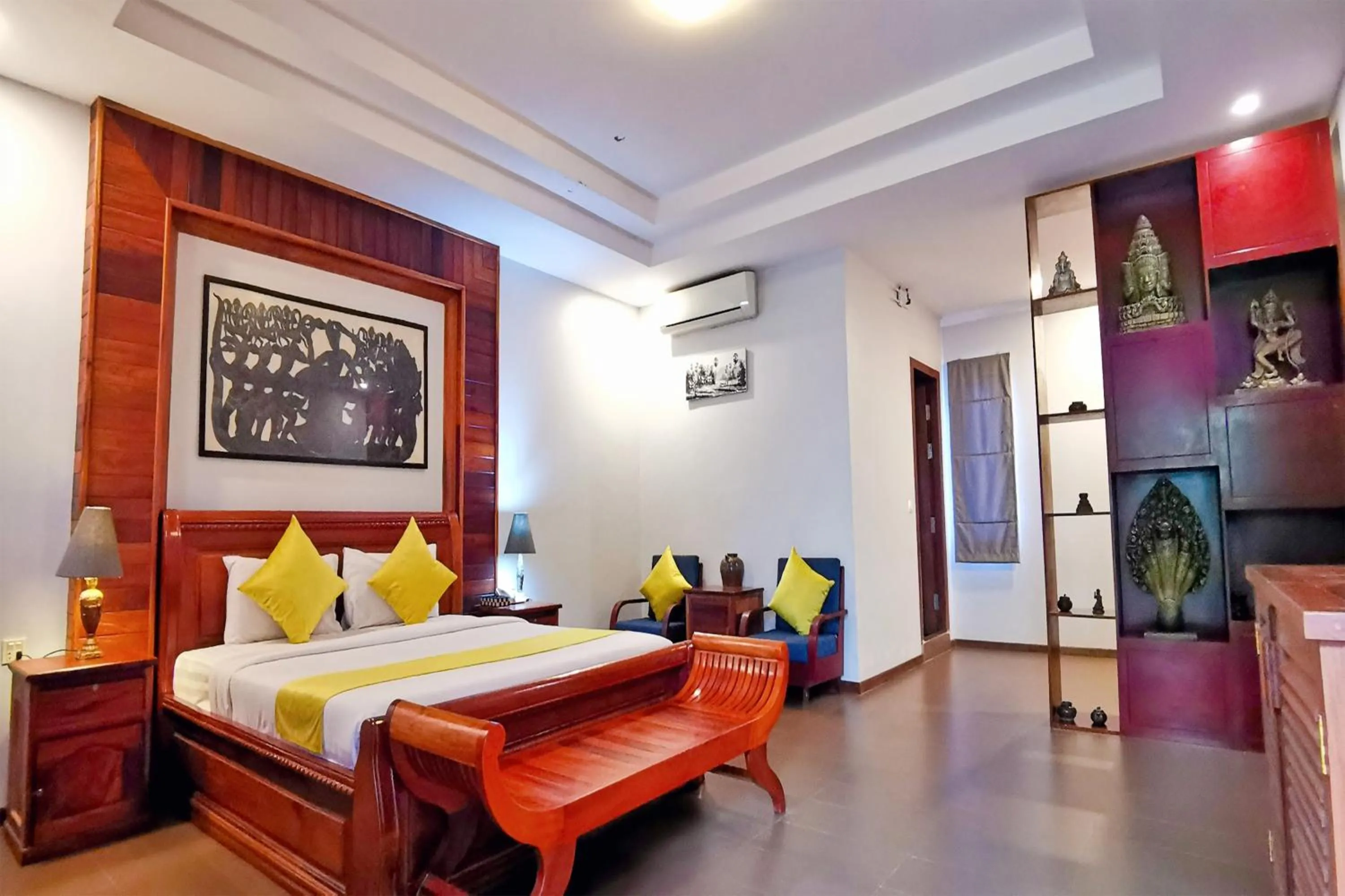 Bed in Samnak Lounge