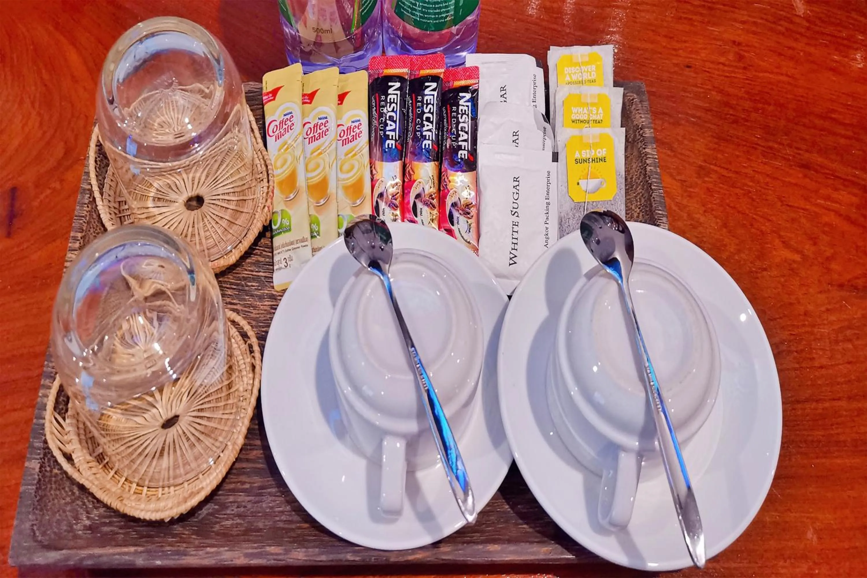 Drinks in Samnak Lounge