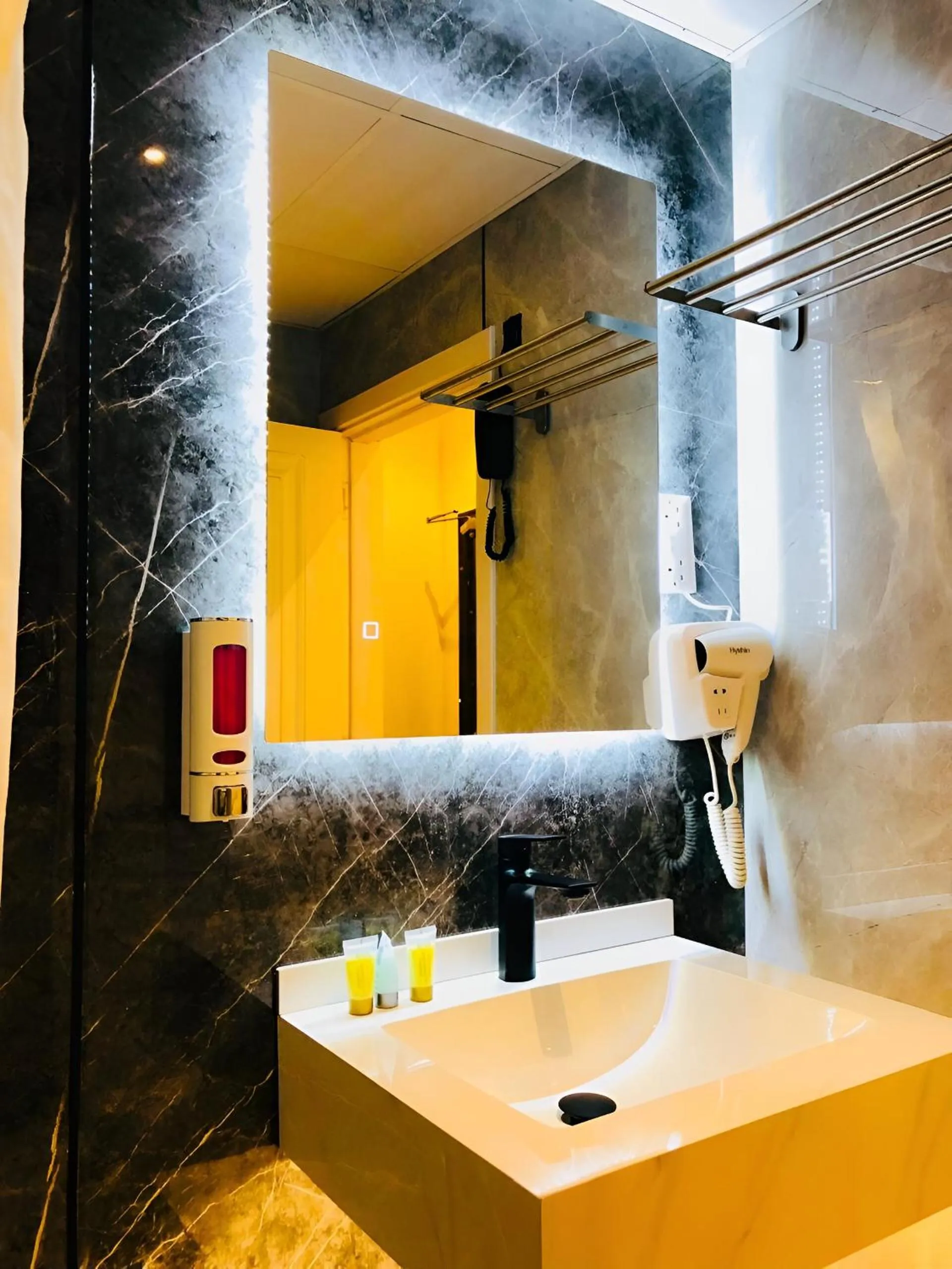 Bathroom in Al Ahrar Hotel