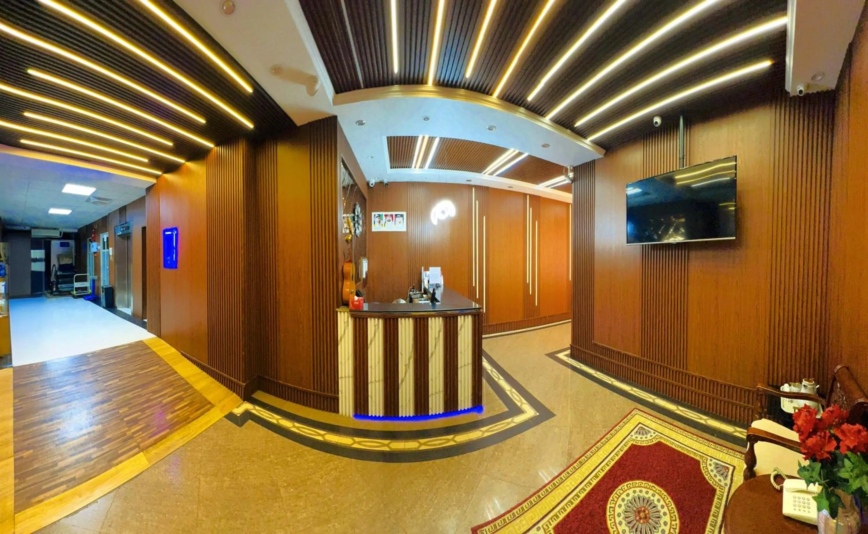 TV and multimedia in Al Ahrar Hotel