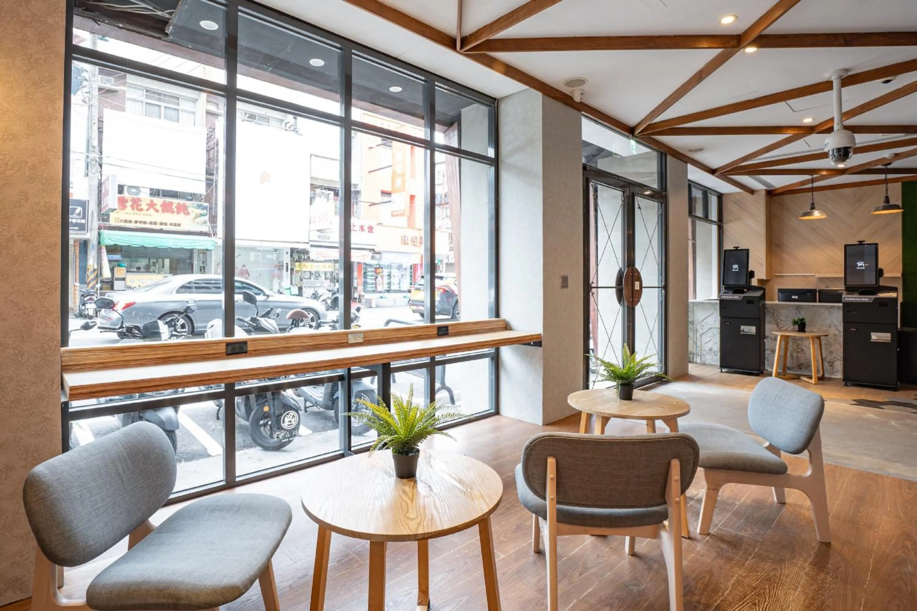 Seating area in CHASE Hotel