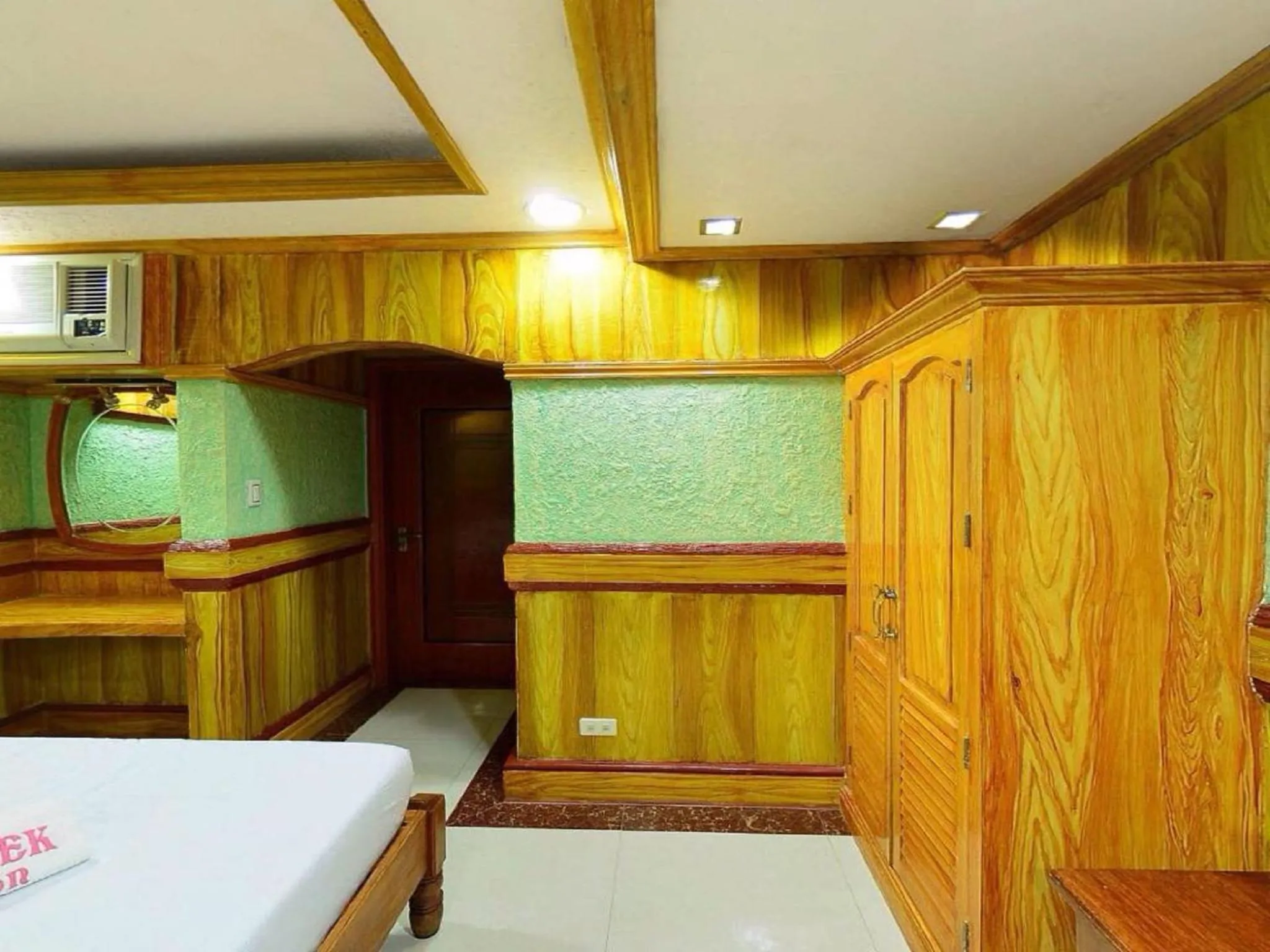 Decorative detail in Big Creek Mansion