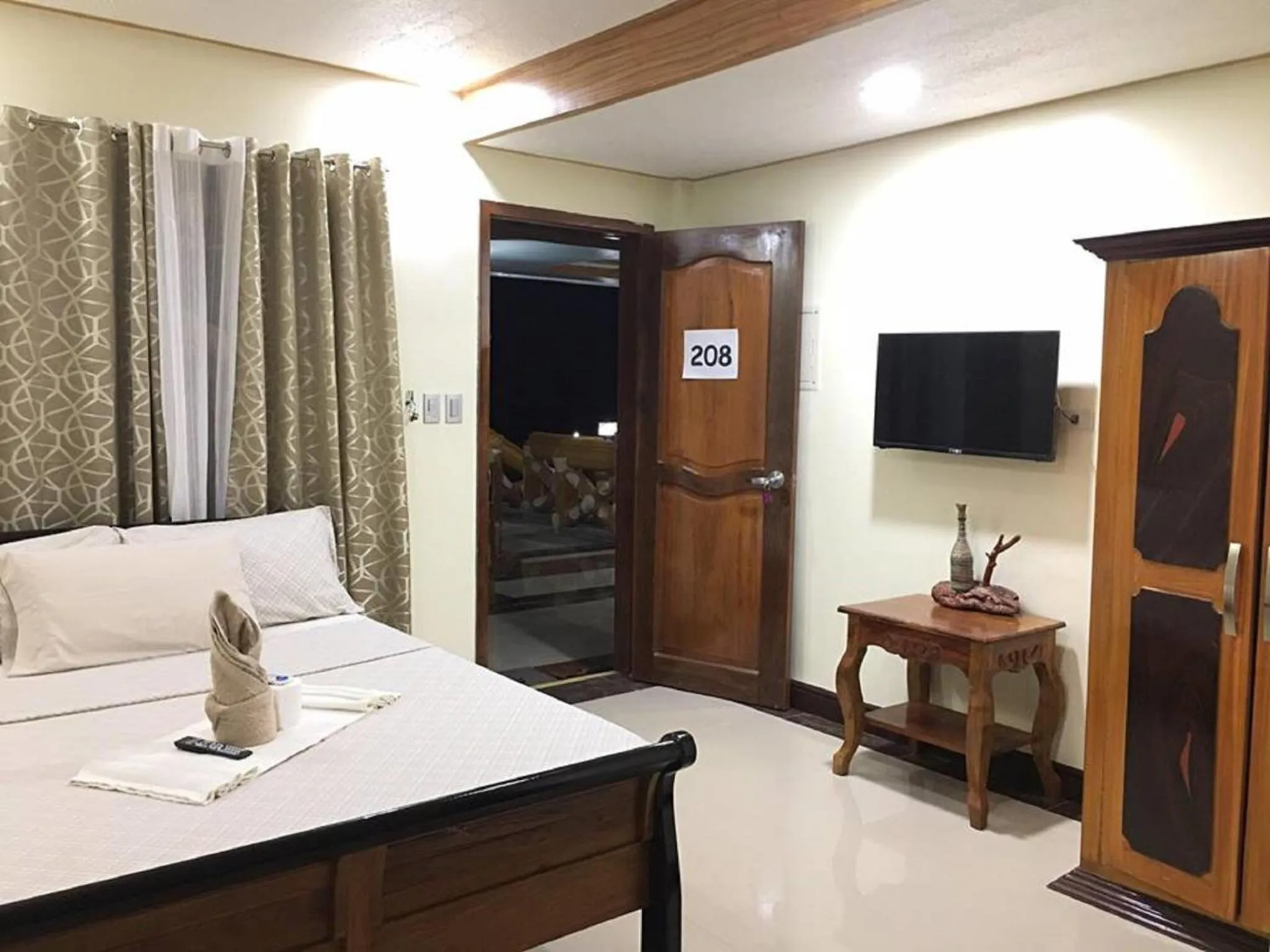 Bed in Big Creek Mansion