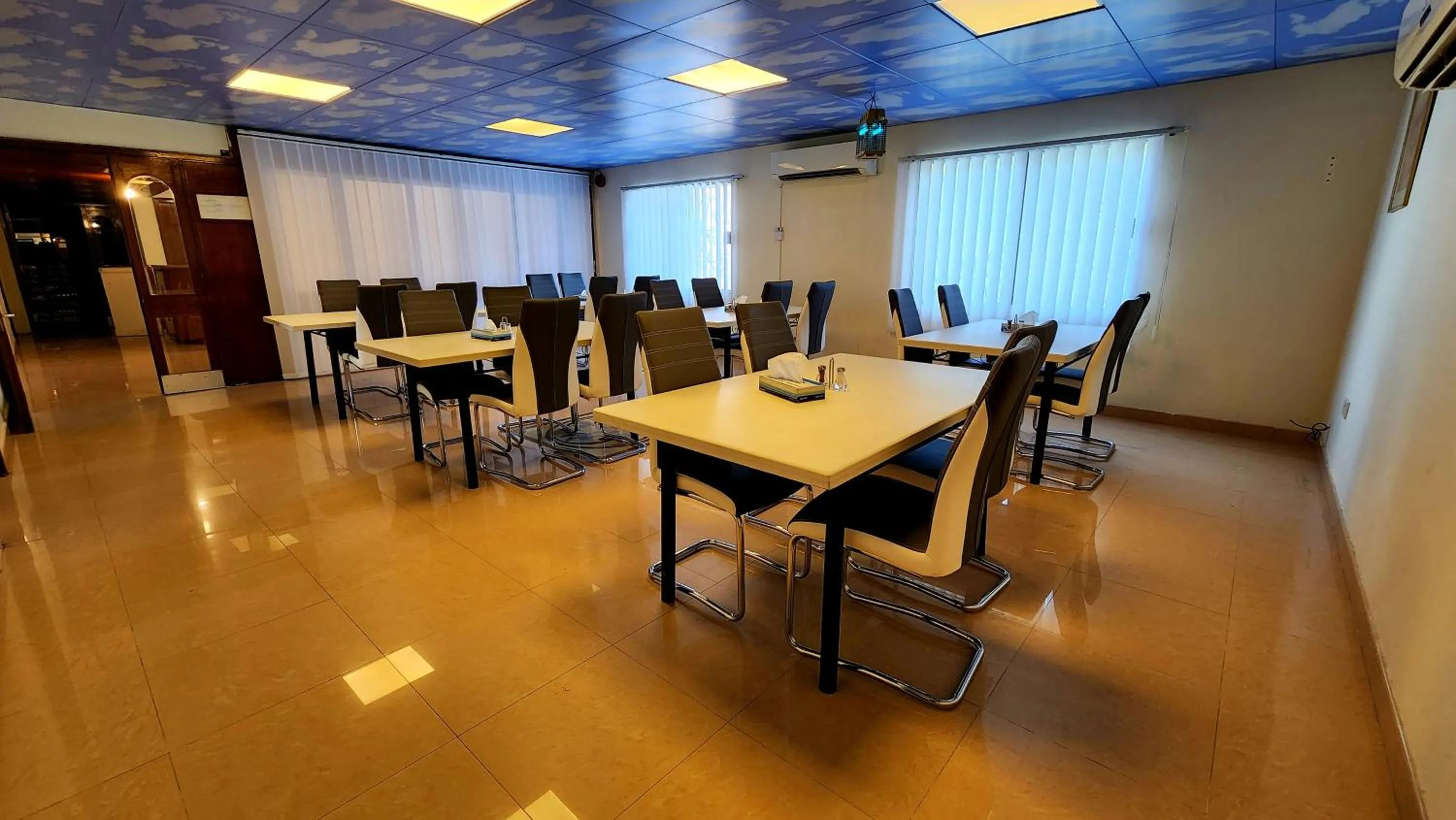 Restaurant/places to eat in Khasab Hotel