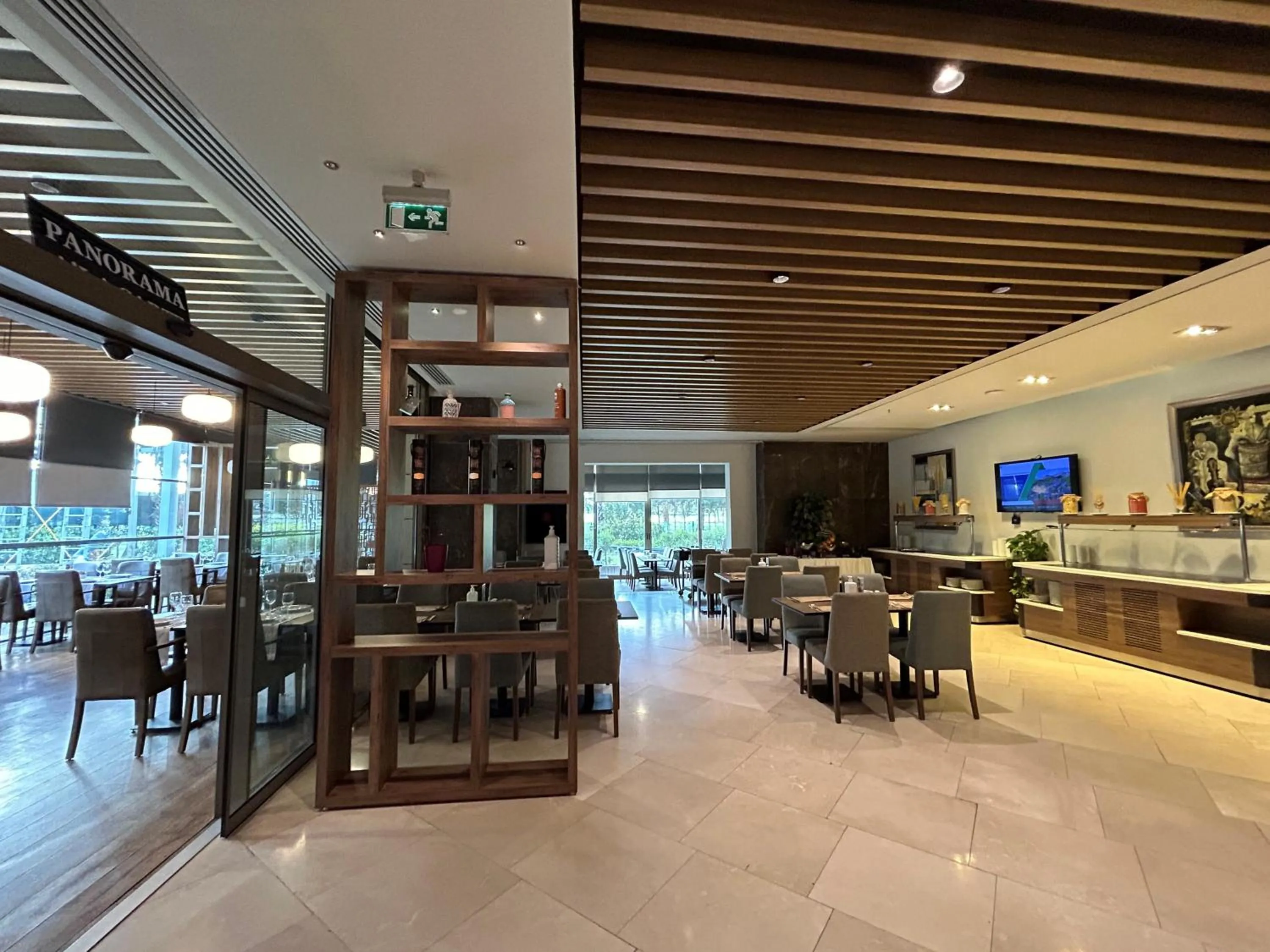 Restaurant/places to eat in Best Western Premier Karsiyaka Convention & Spa Hotel