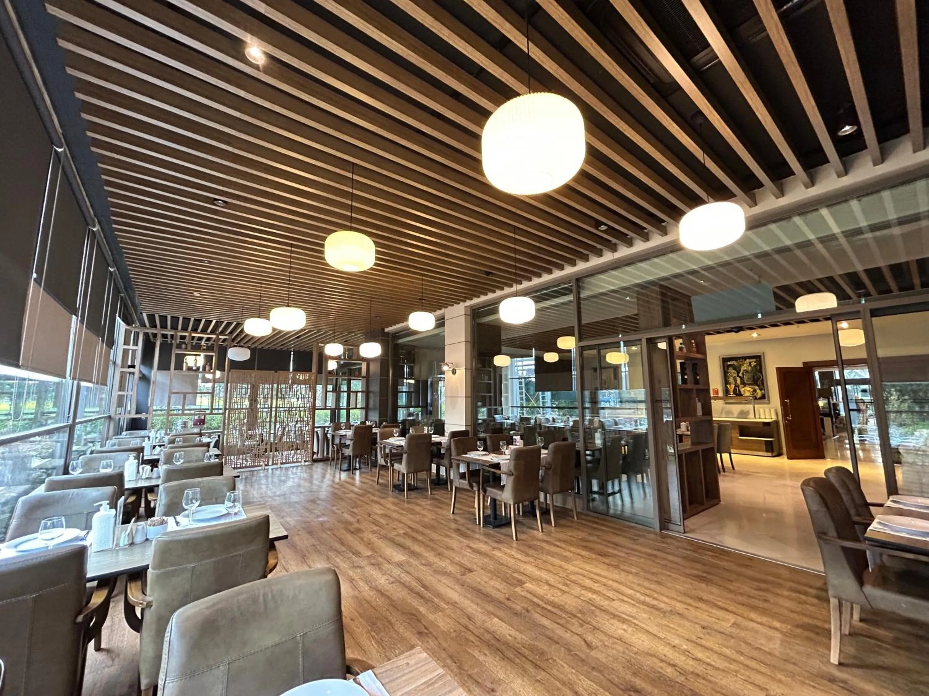 Restaurant/places to eat in Best Western Premier Karsiyaka Convention & Spa Hotel