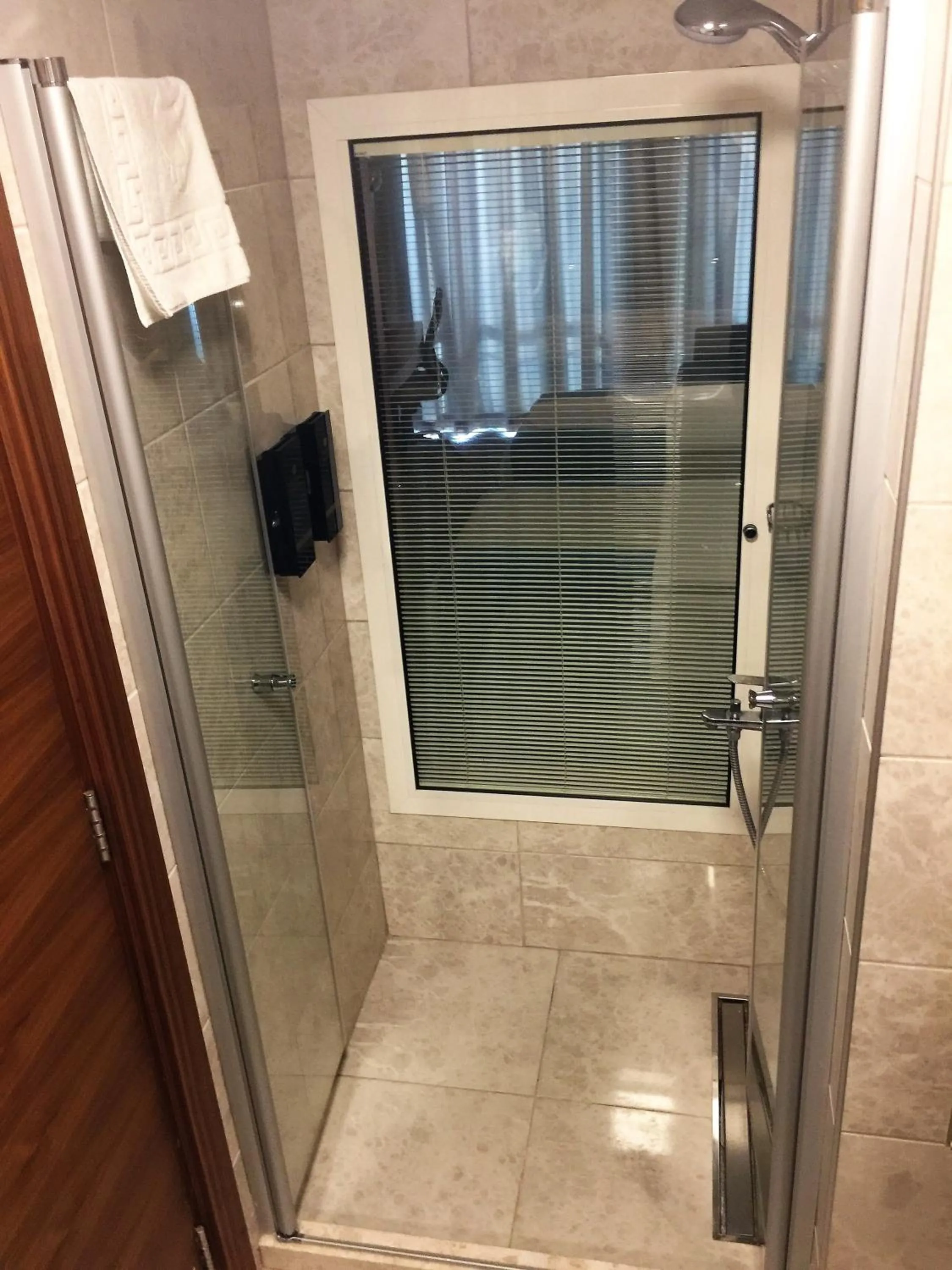 Shower in Best Western Premier Karsiyaka Convention & Spa Hotel