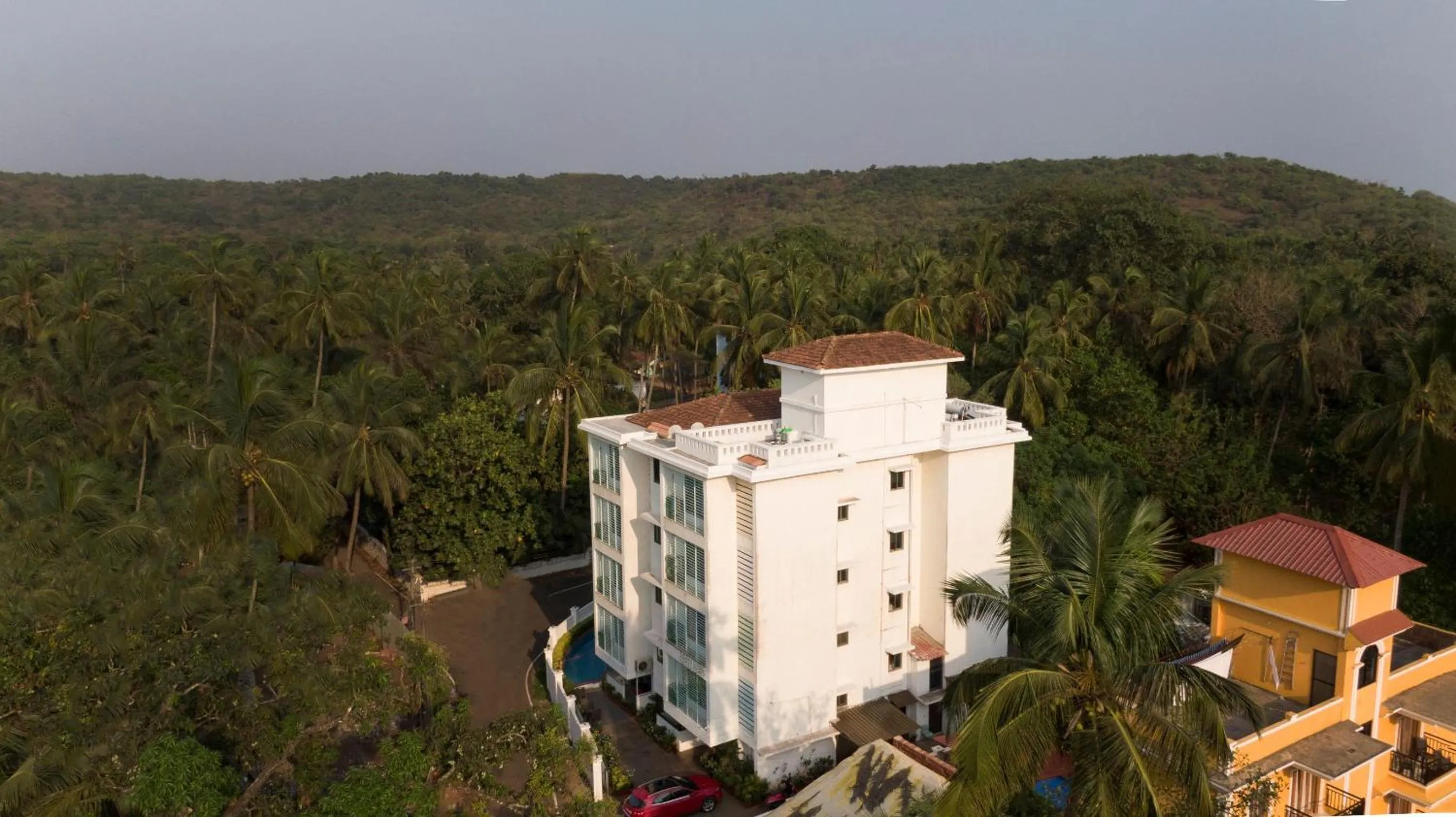 Property building in Arotel Rooms & Suites Calangute