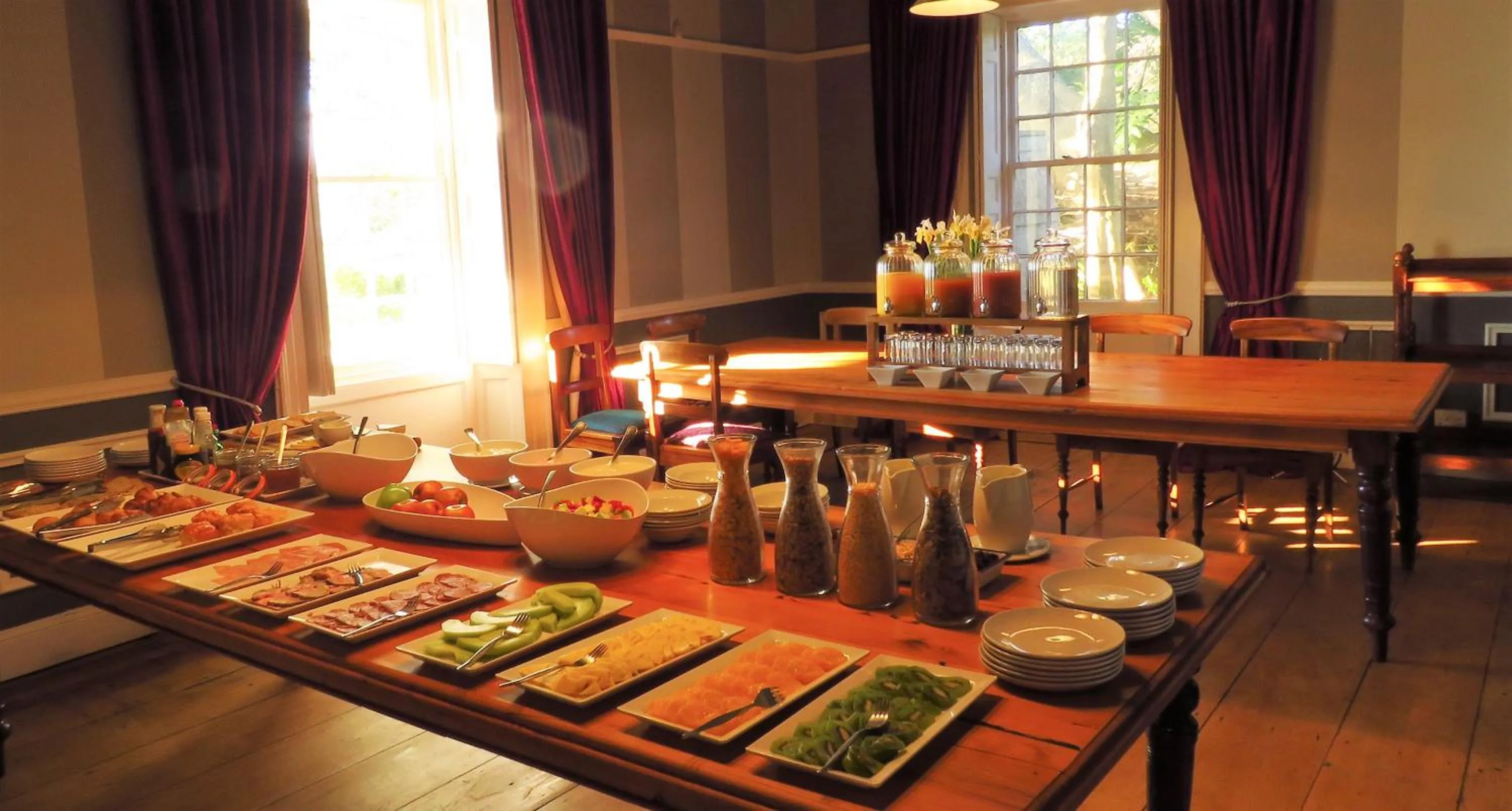 Buffet breakfast in Belvidere Manor Lagoonside Cottages