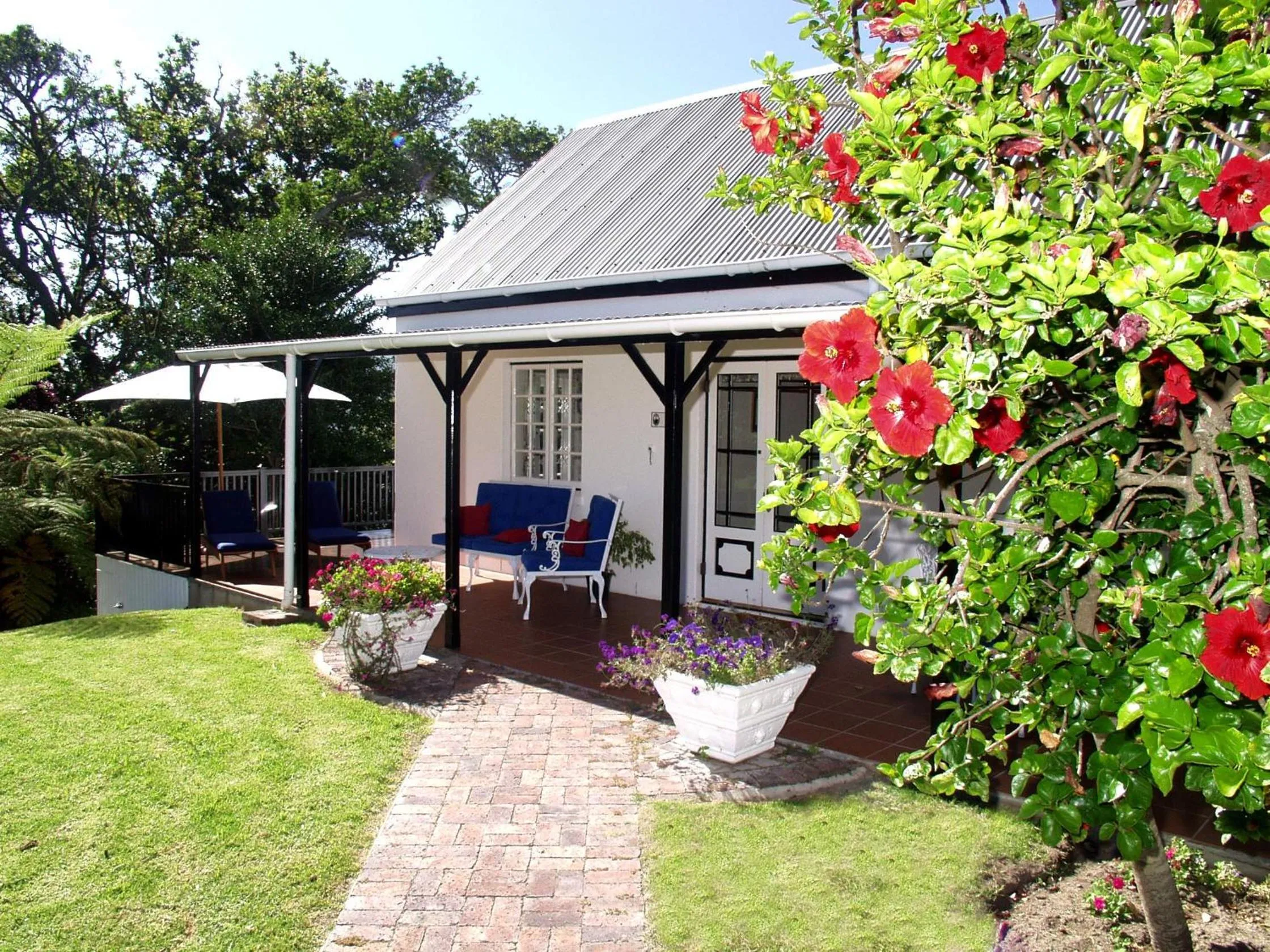 Patio in Belvidere Manor Lagoonside Cottages