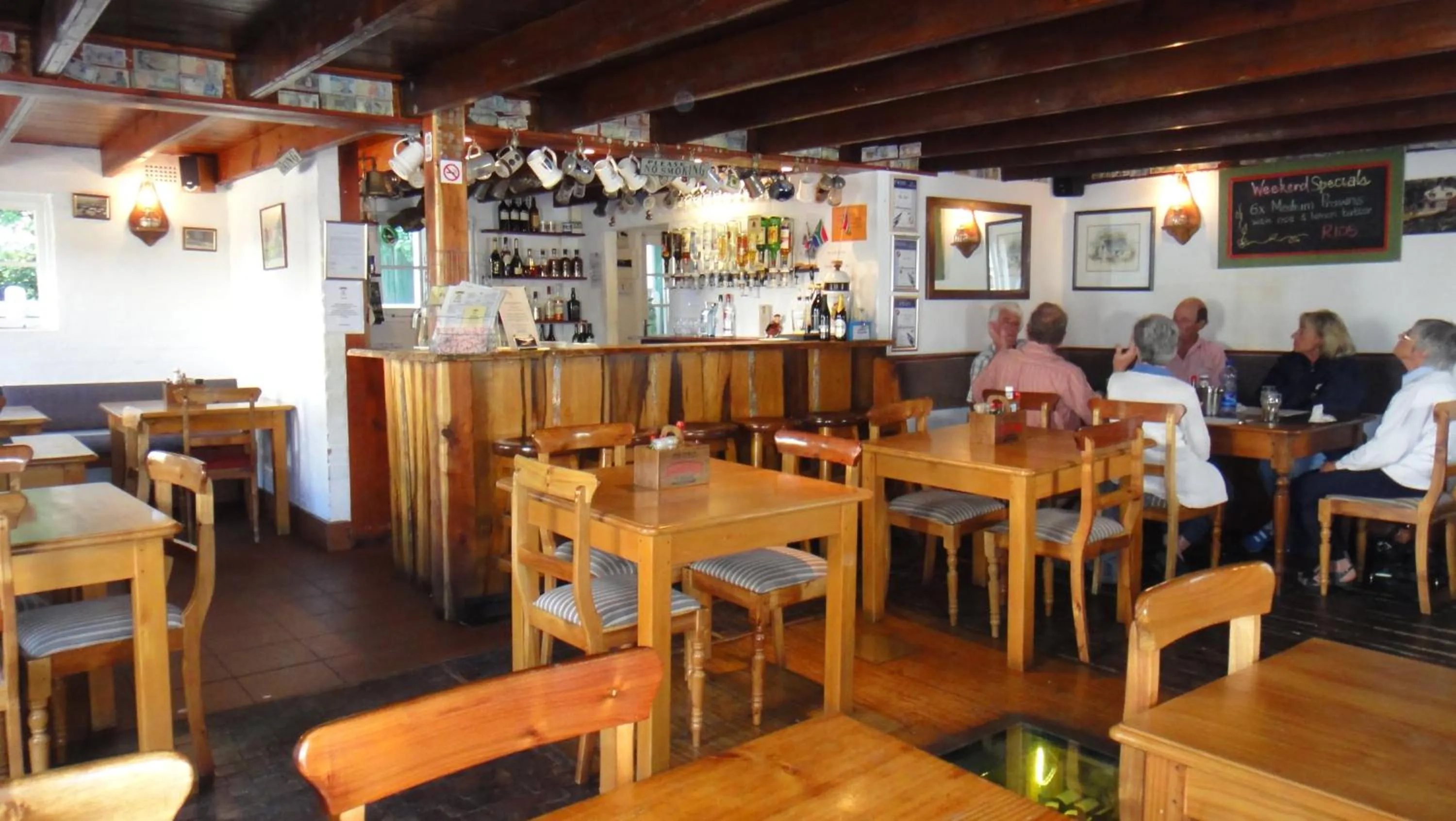 Restaurant/places to eat in Belvidere Manor Lagoonside Cottages