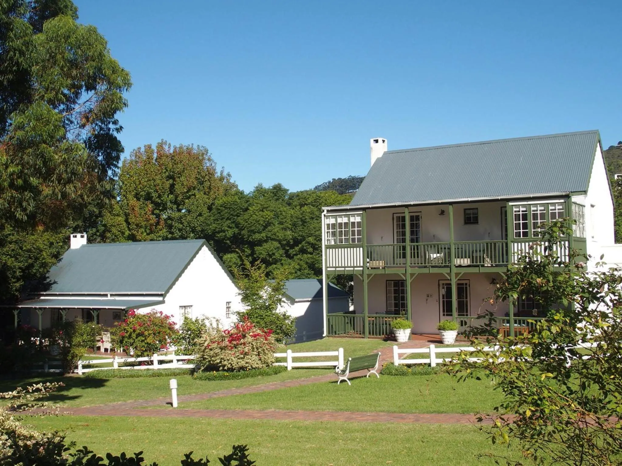 Property building in Belvidere Manor Lagoonside Cottages