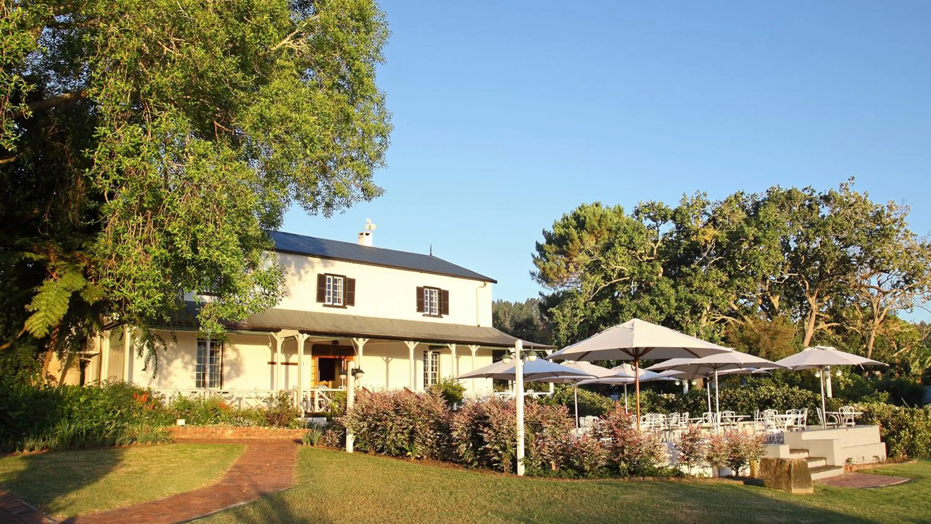 Property building in Belvidere Manor Lagoonside Cottages