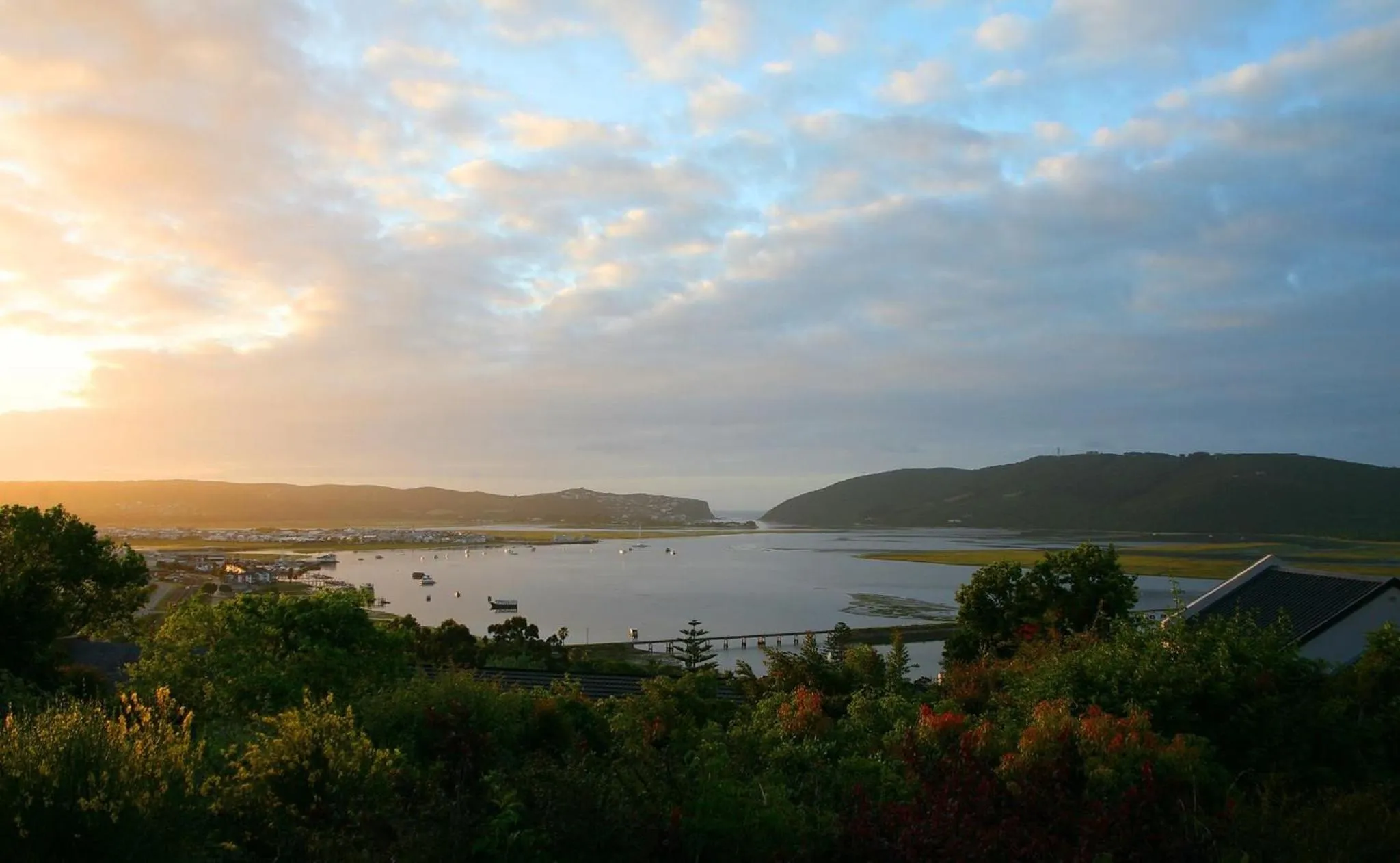 Lake view in Belvidere Manor Lagoonside Cottages