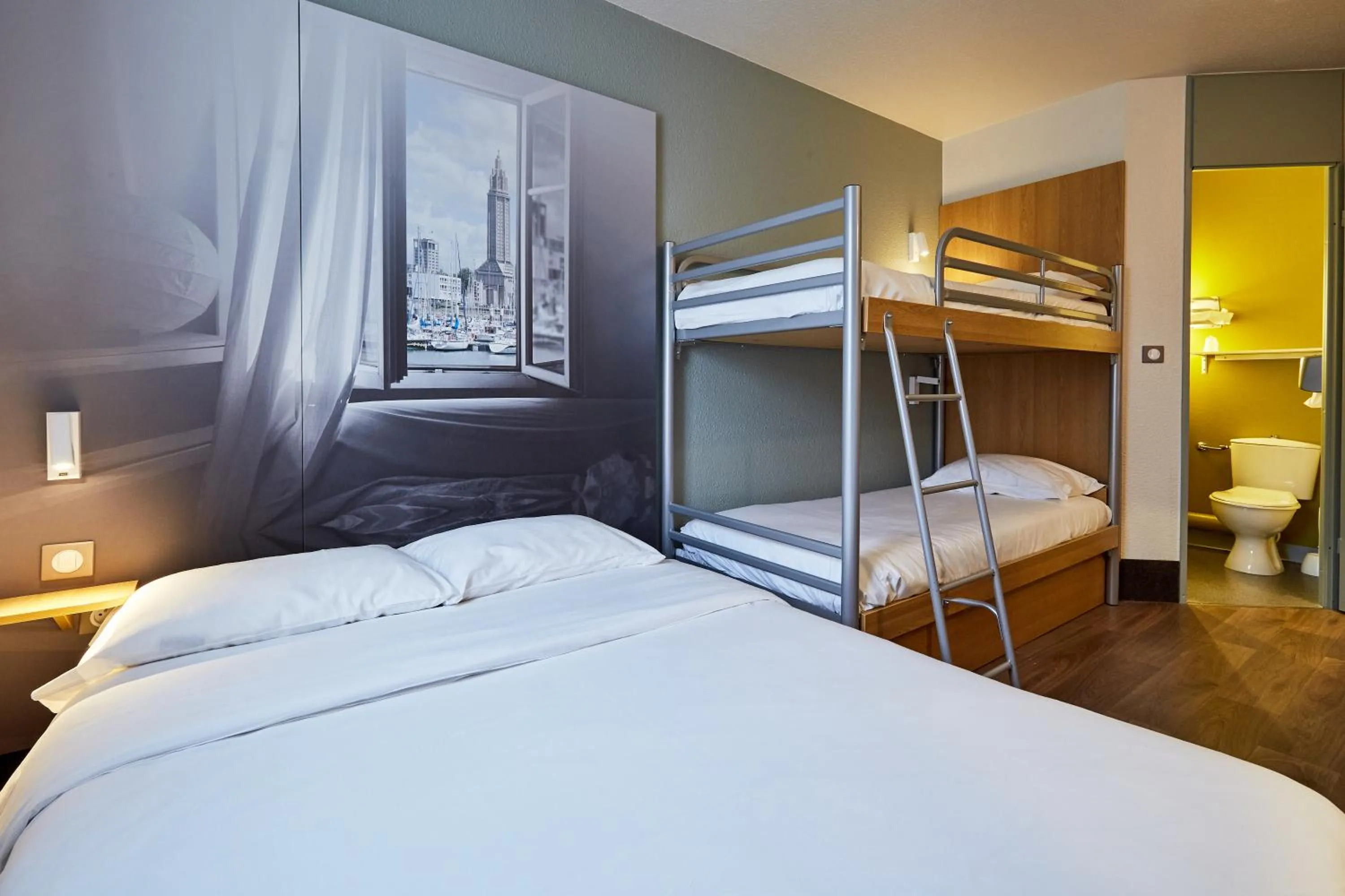 Bedroom, Bed in B&B HOTEL Le Havre Harfleur 2