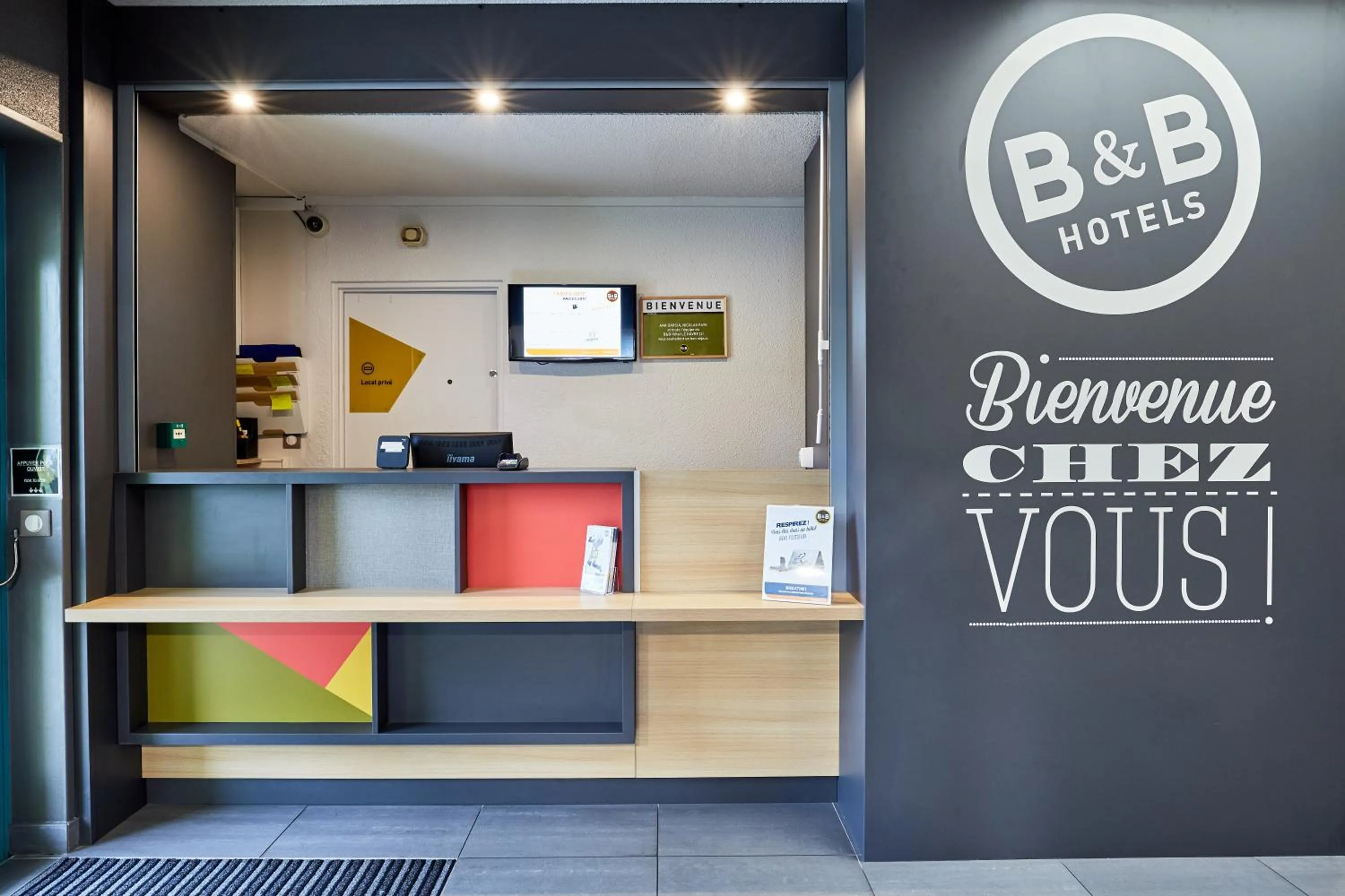 Lobby or reception in B&B HOTEL Le Havre Harfleur 2