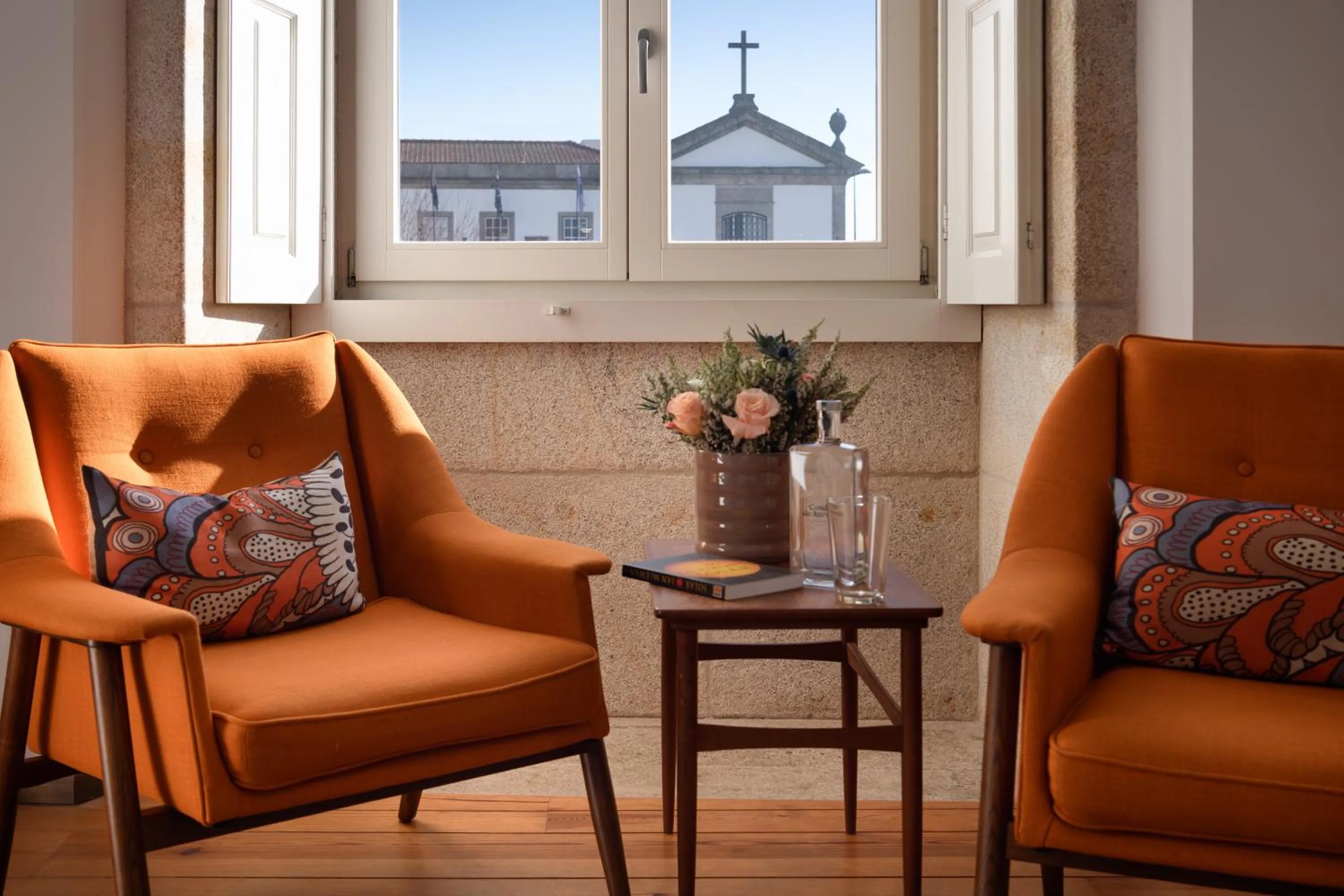 Living room in Condes de Azevedo Palace Apartments