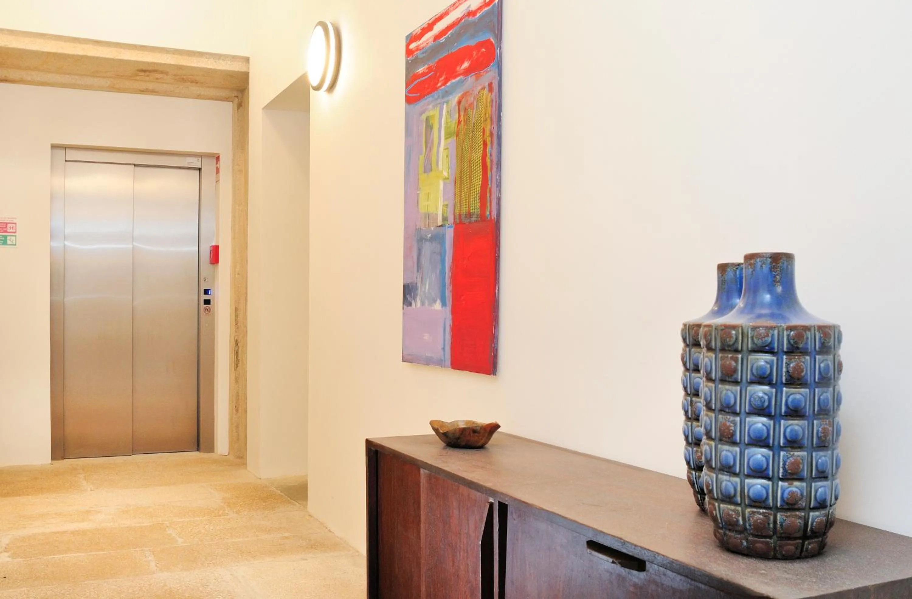 Area and facilities in Condes de Azevedo Palace Apartments