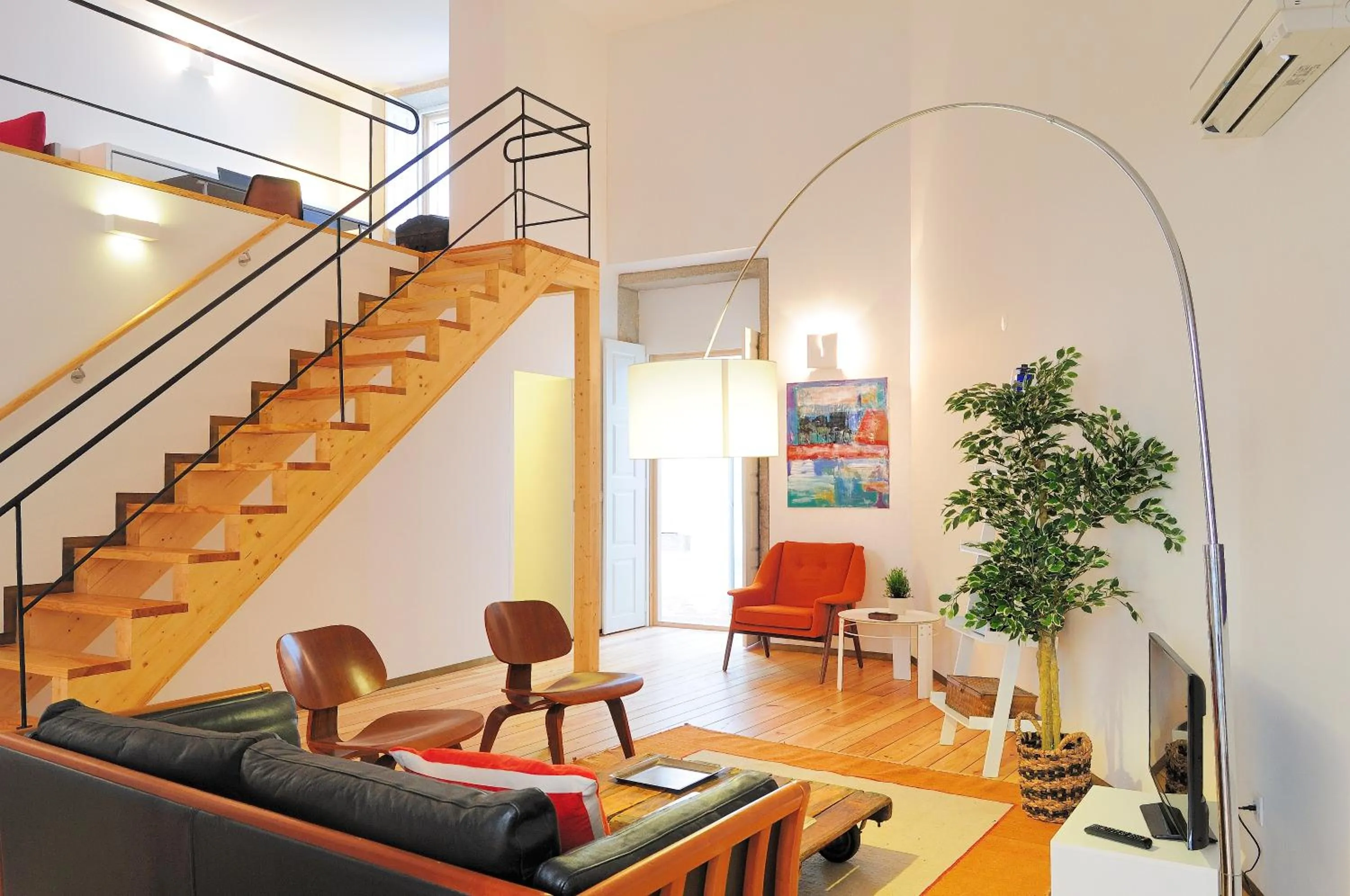Living room in Condes de Azevedo Palace Apartments