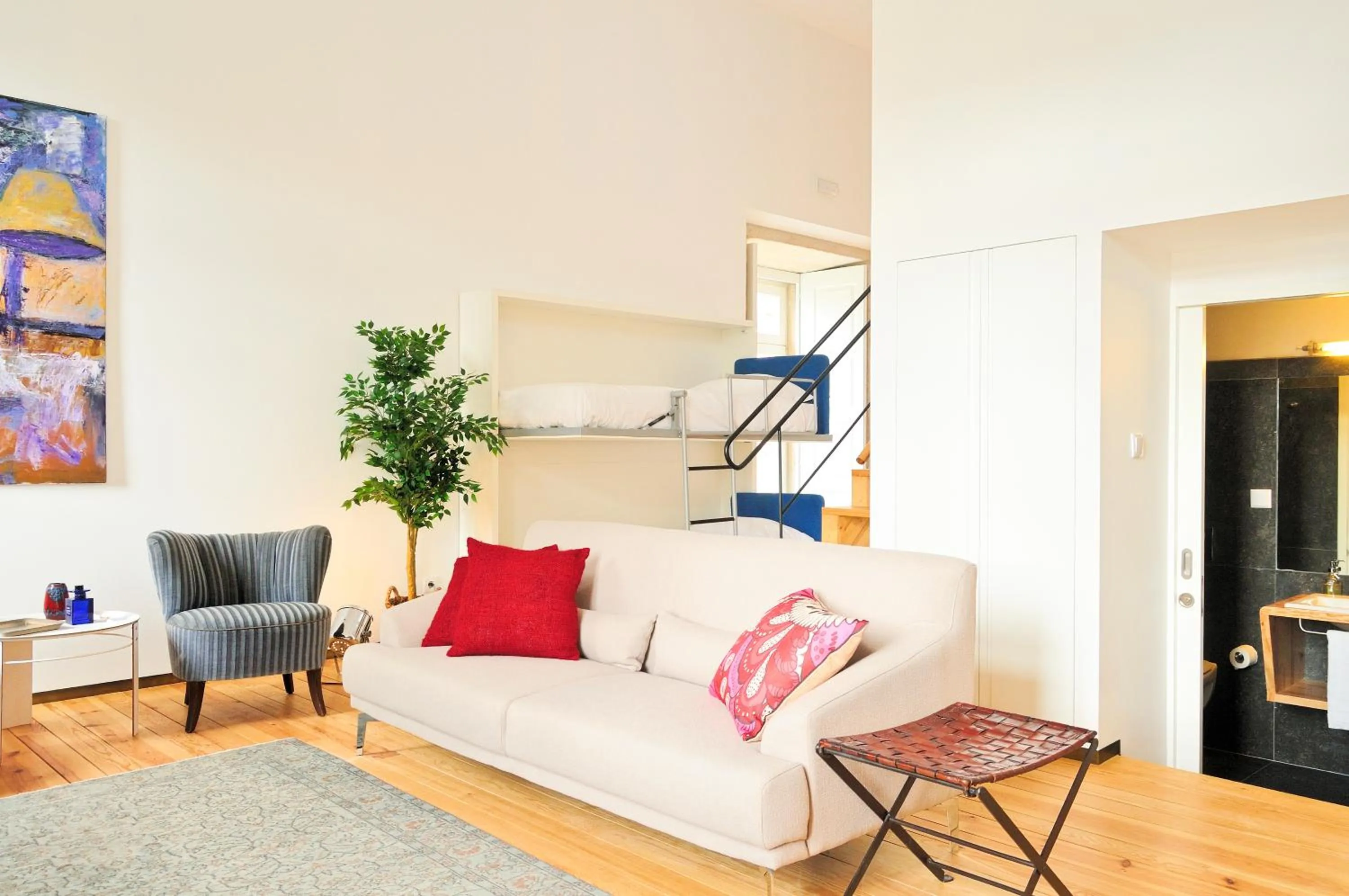 Living room in Condes de Azevedo Palace Apartments