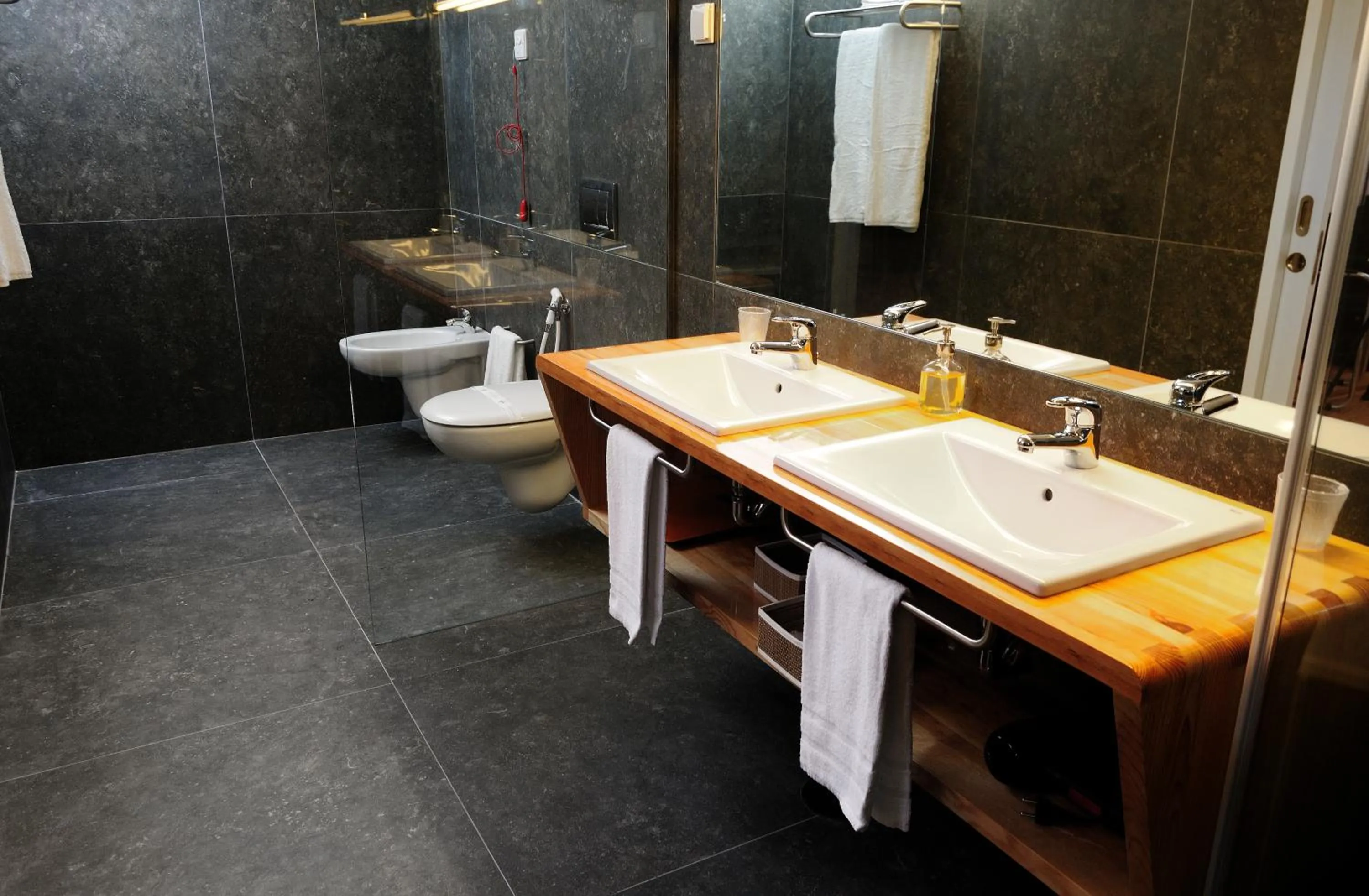 Bathroom in Condes de Azevedo Palace Apartments