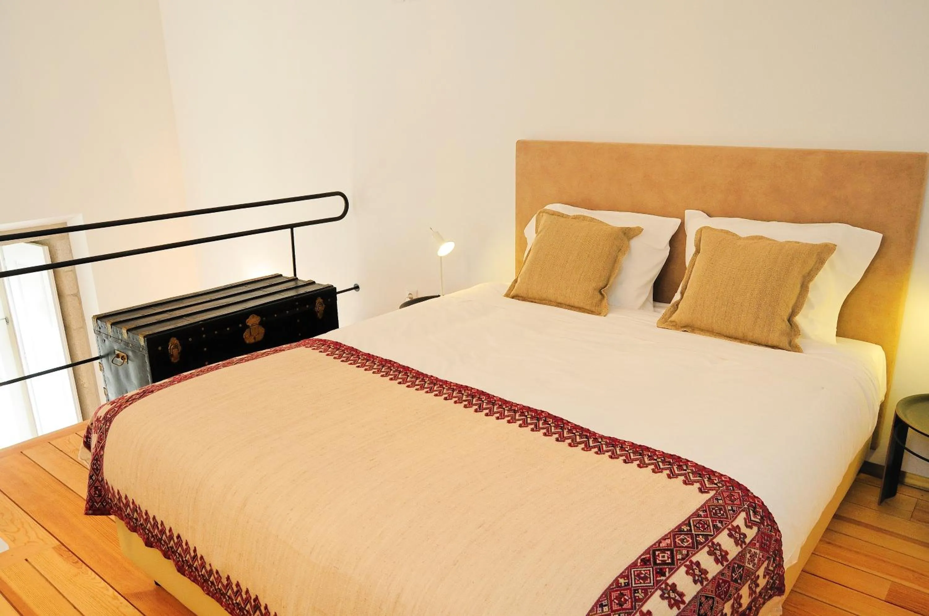 Bedroom, Bed in Condes de Azevedo Palace Apartments