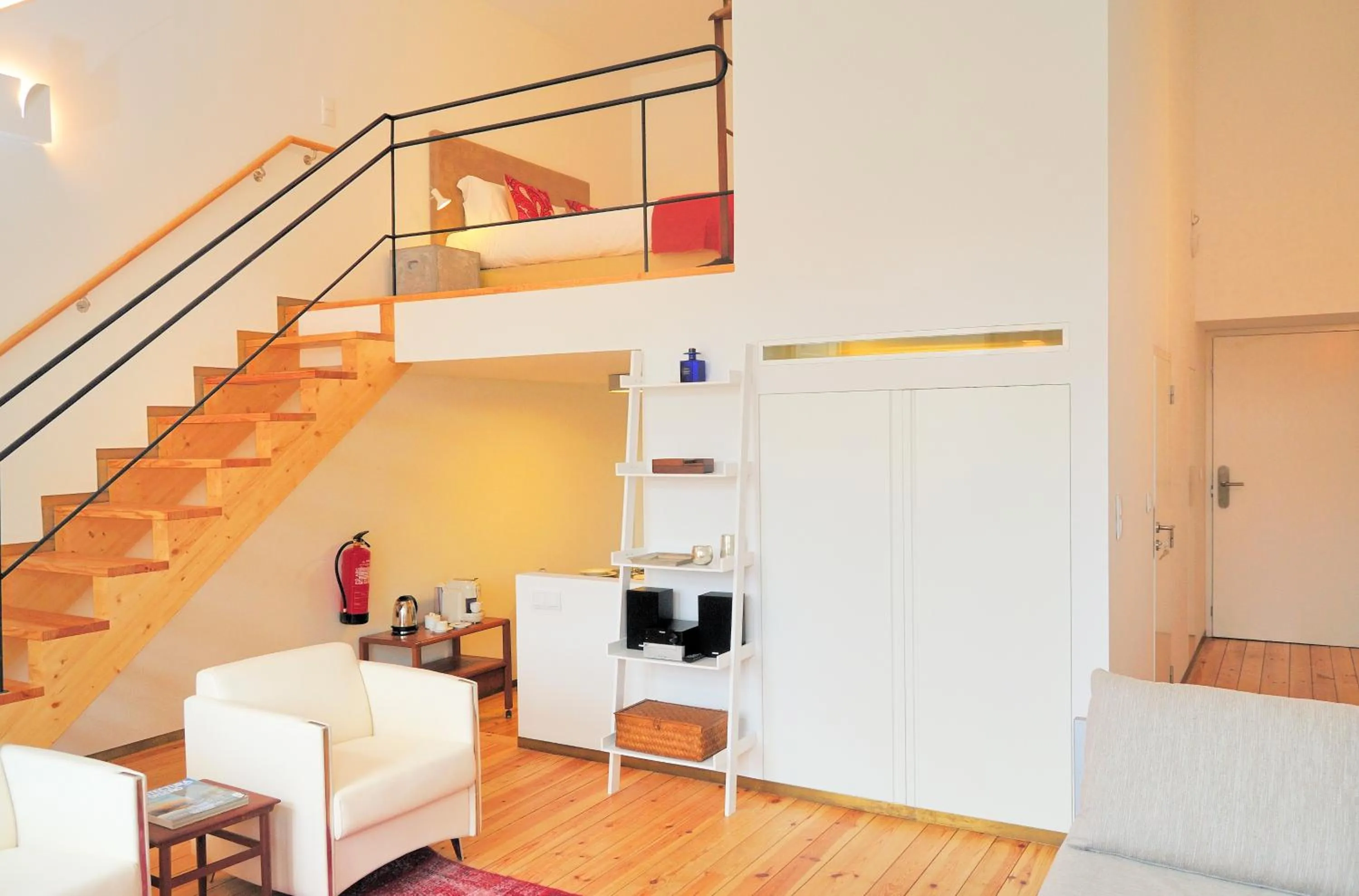 Living room in Condes de Azevedo Palace Apartments