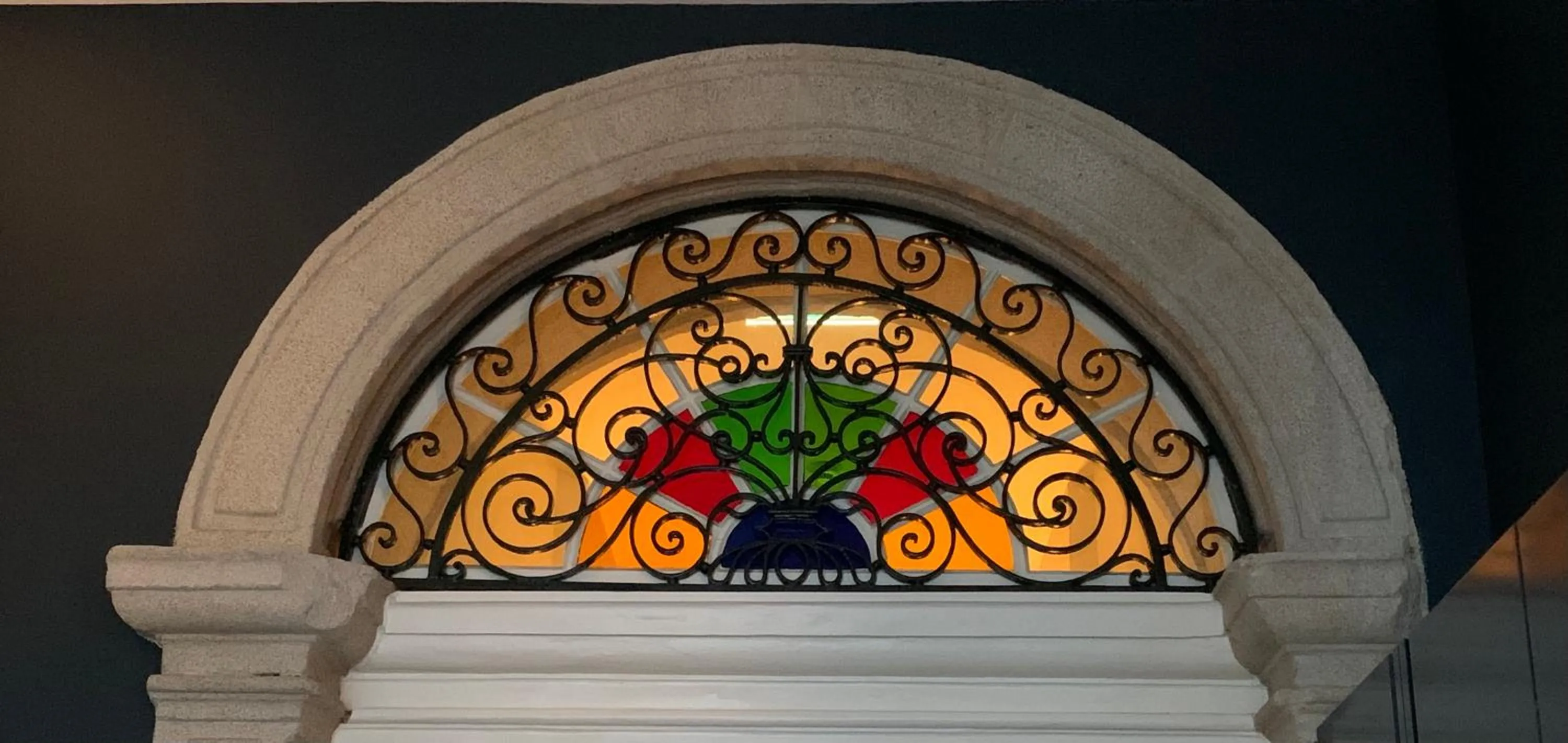 Decorative detail in Condes de Azevedo Palace Apartments