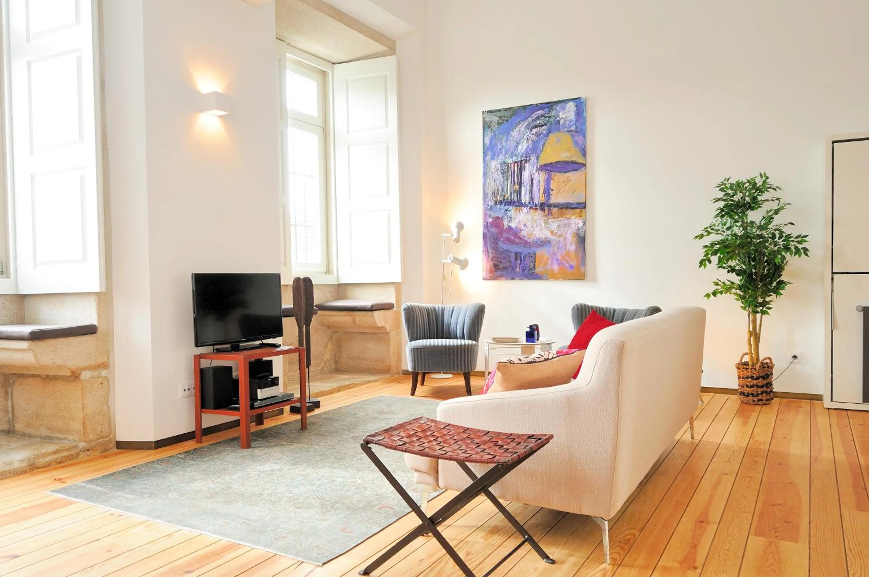 Living room in Condes de Azevedo Palace Apartments