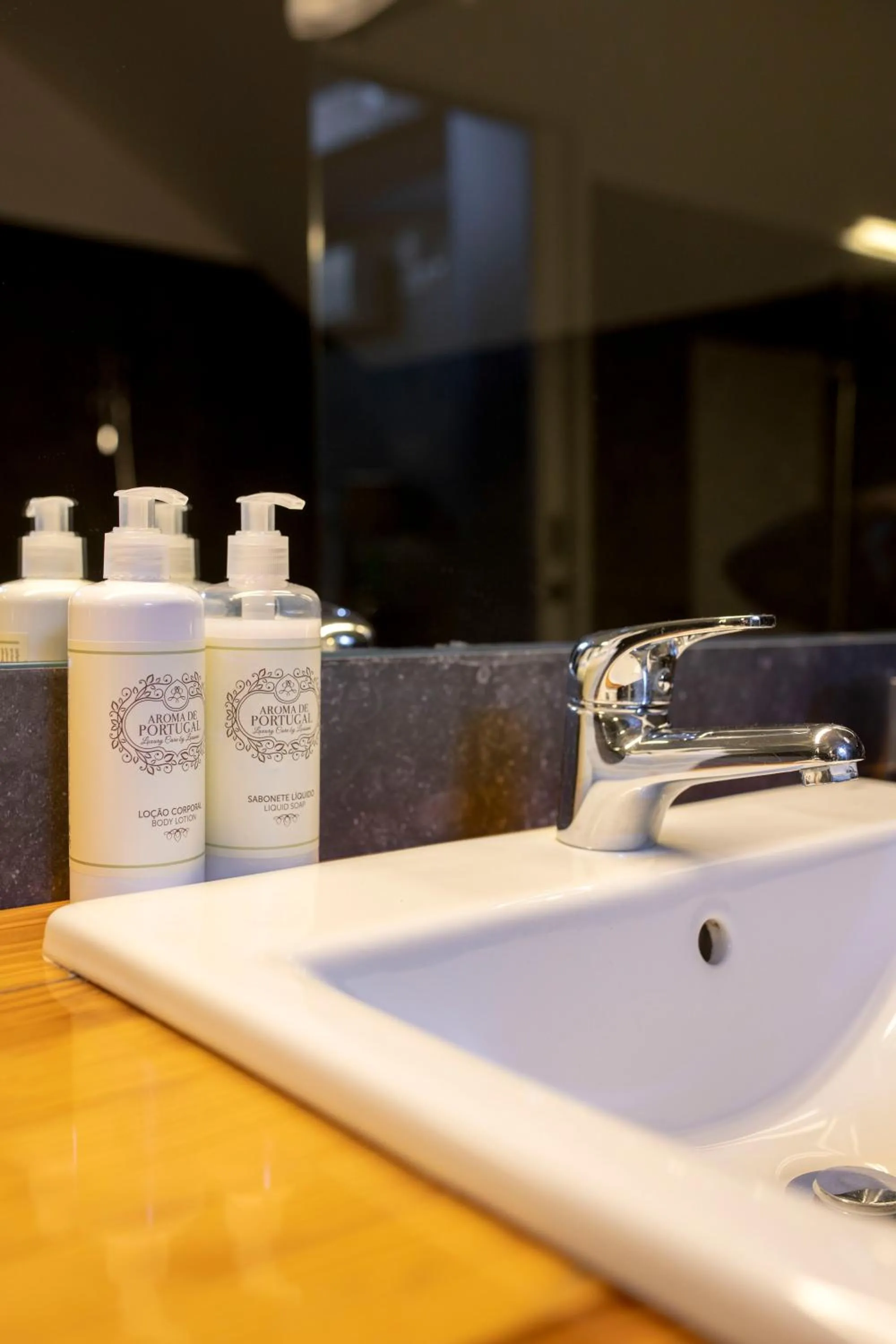 Bathroom in Condes de Azevedo Palace Apartments