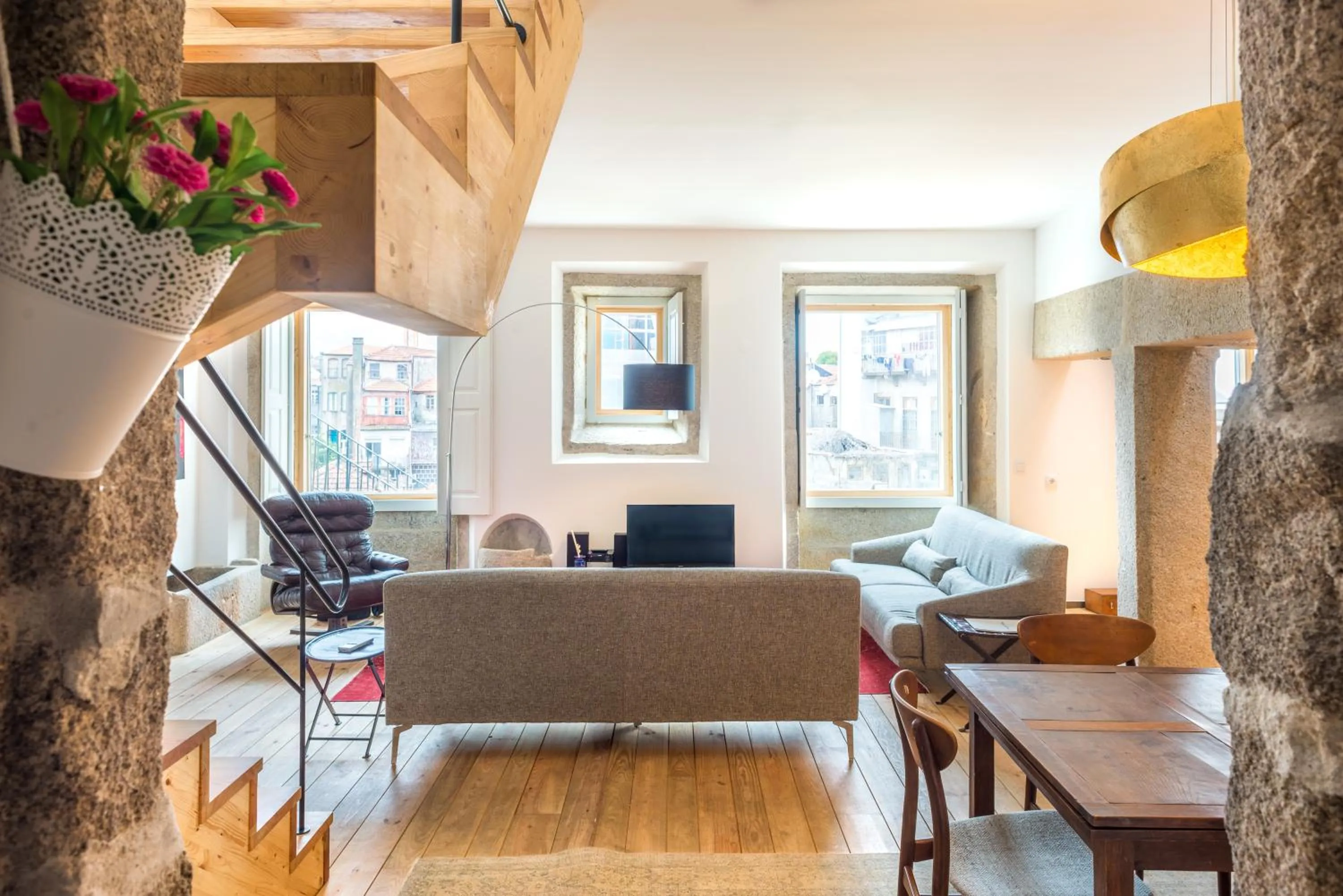 Living room in Condes de Azevedo Palace Apartments