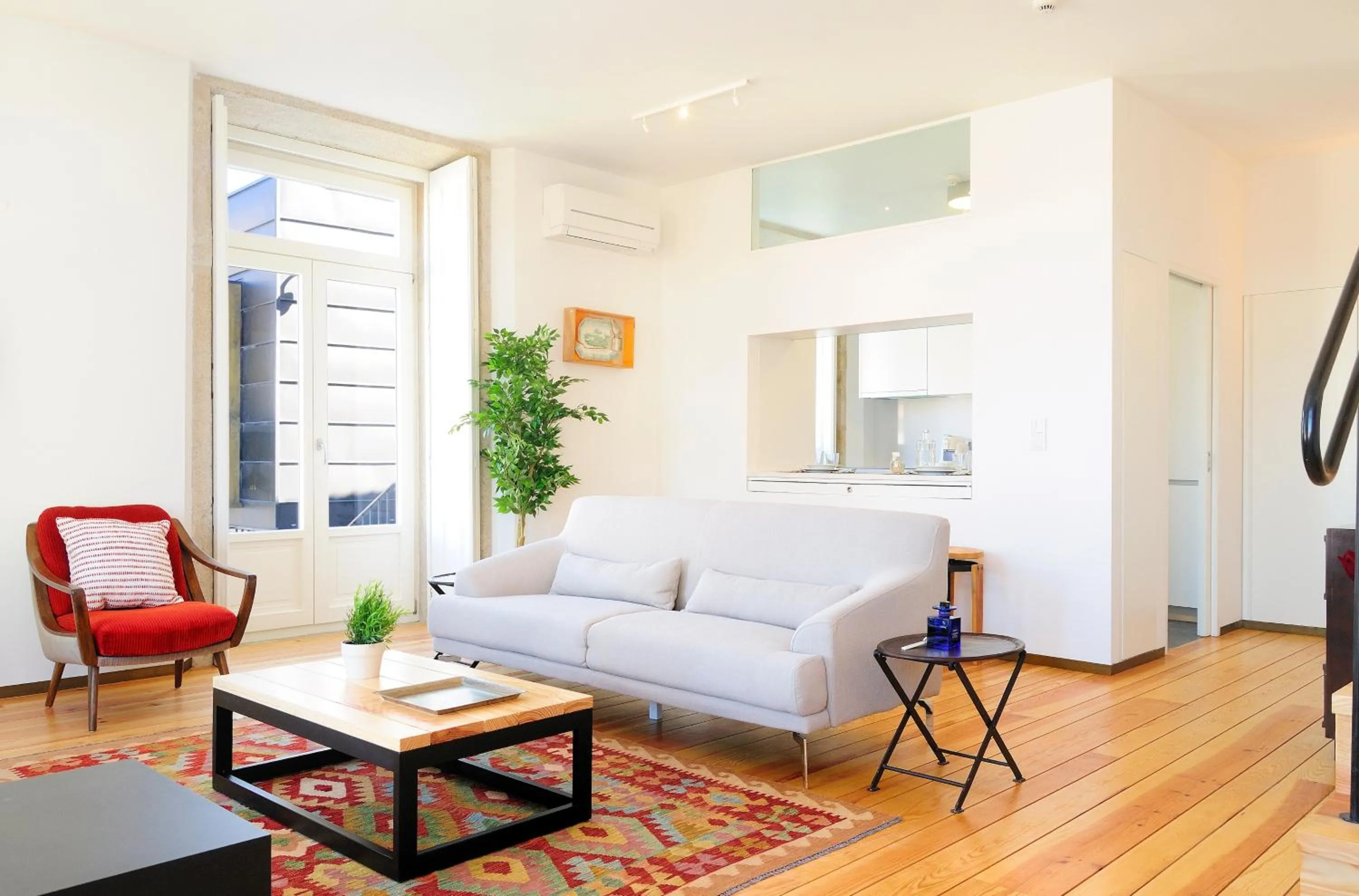 Living room in Condes de Azevedo Palace Apartments