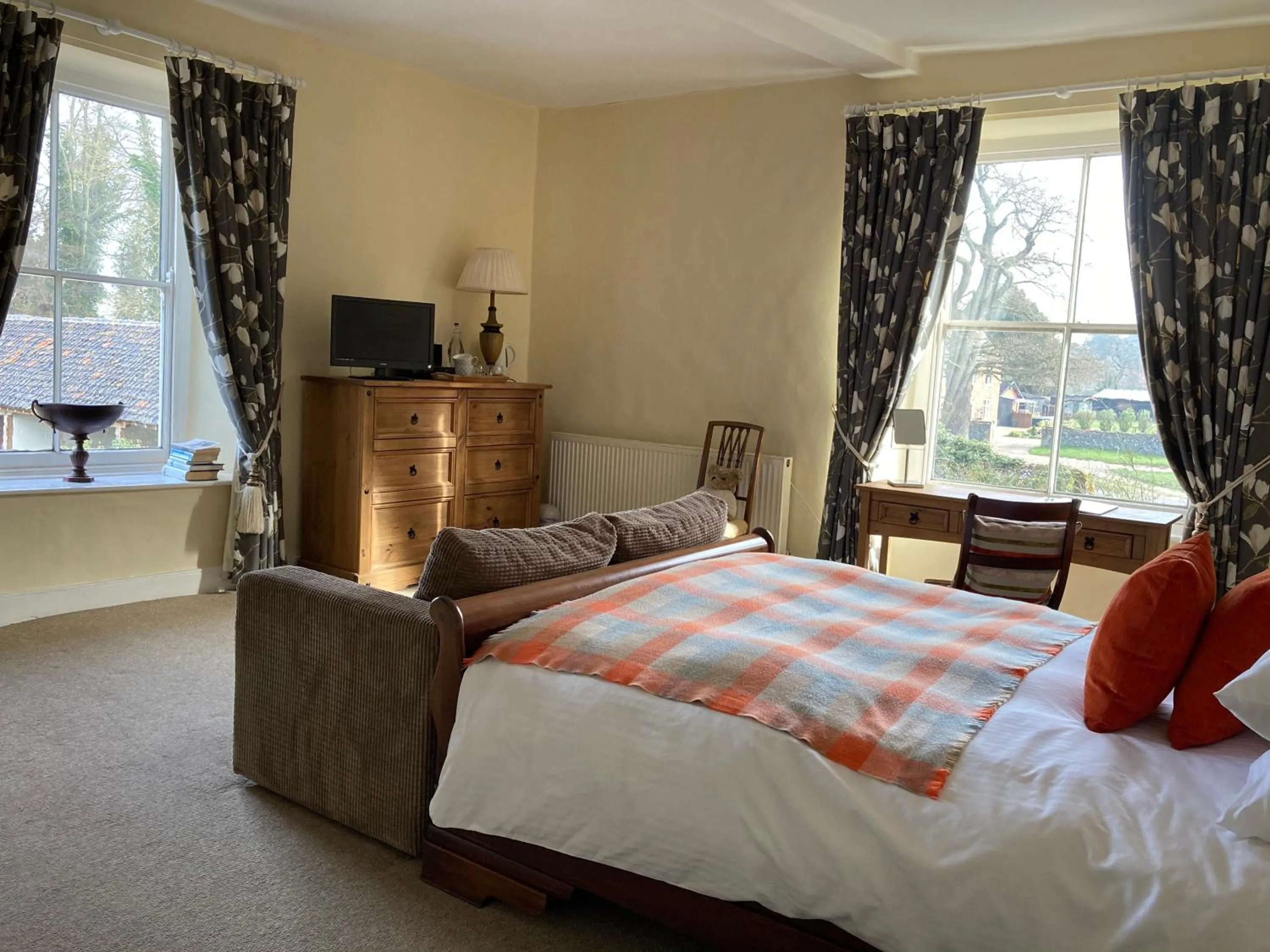Bedroom, Bed in Grange Farm