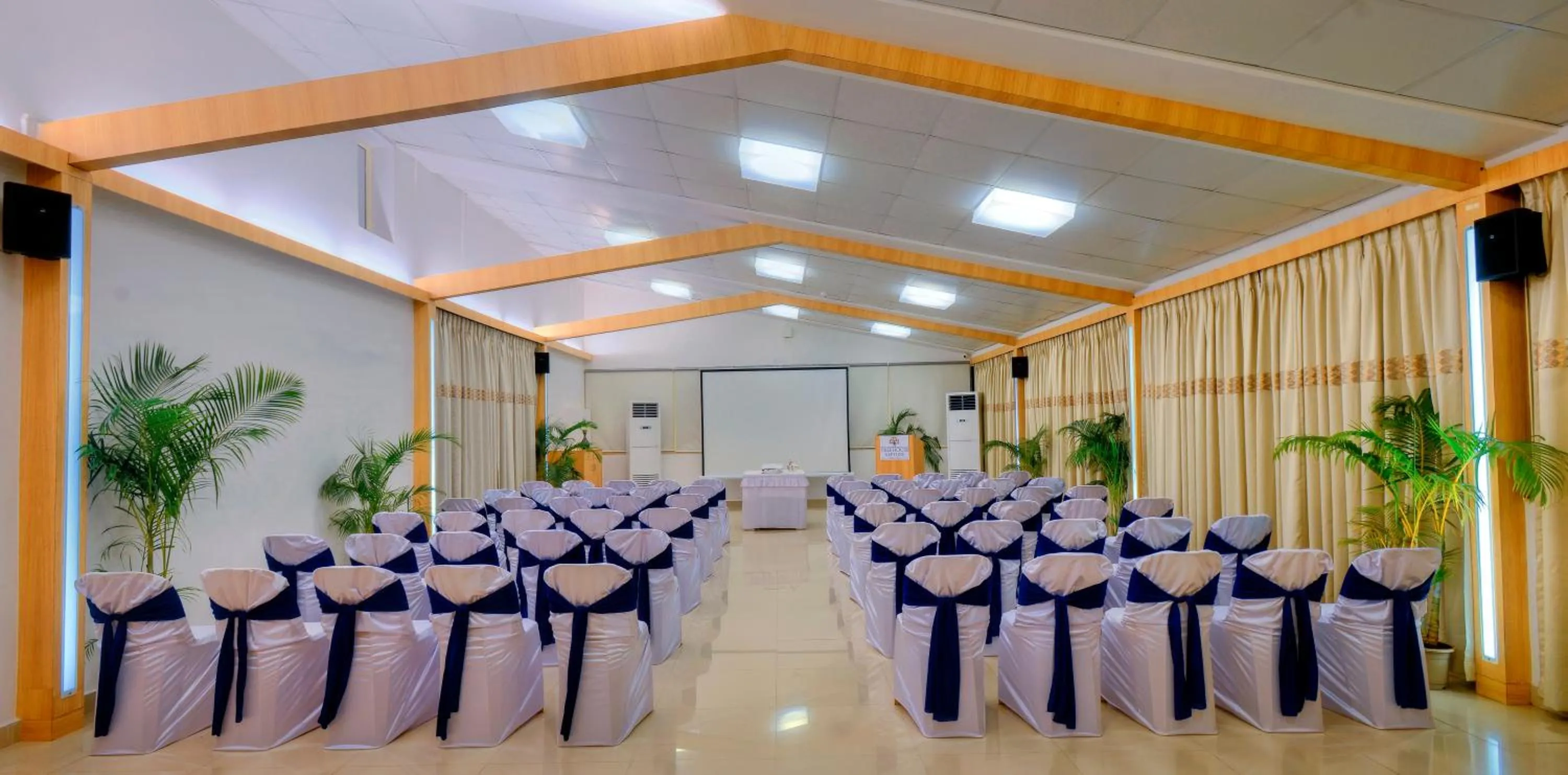 Banquet/Function facilities in TreeHouse Neptune