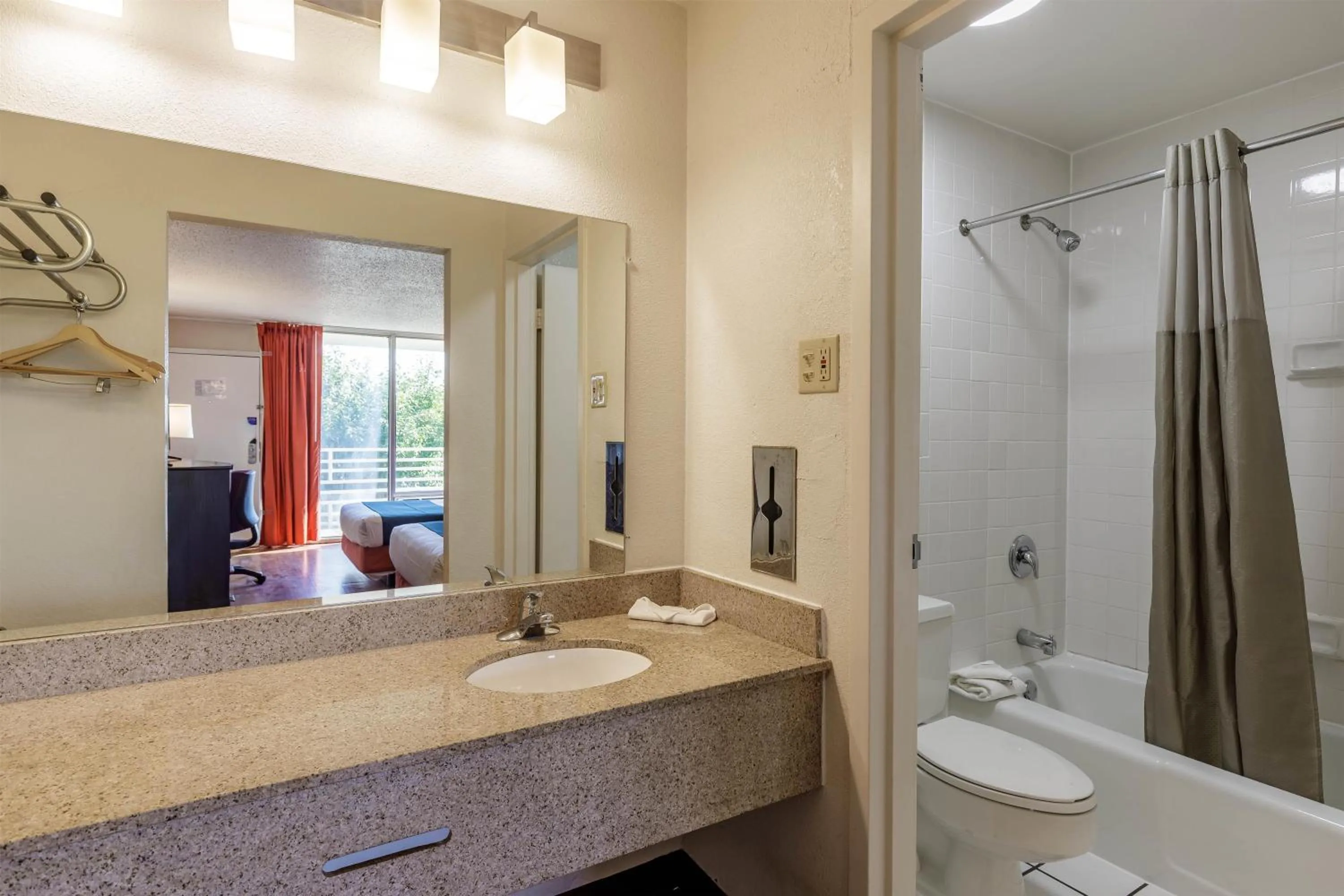 Bathroom in Motel 6-Dumfries, VA