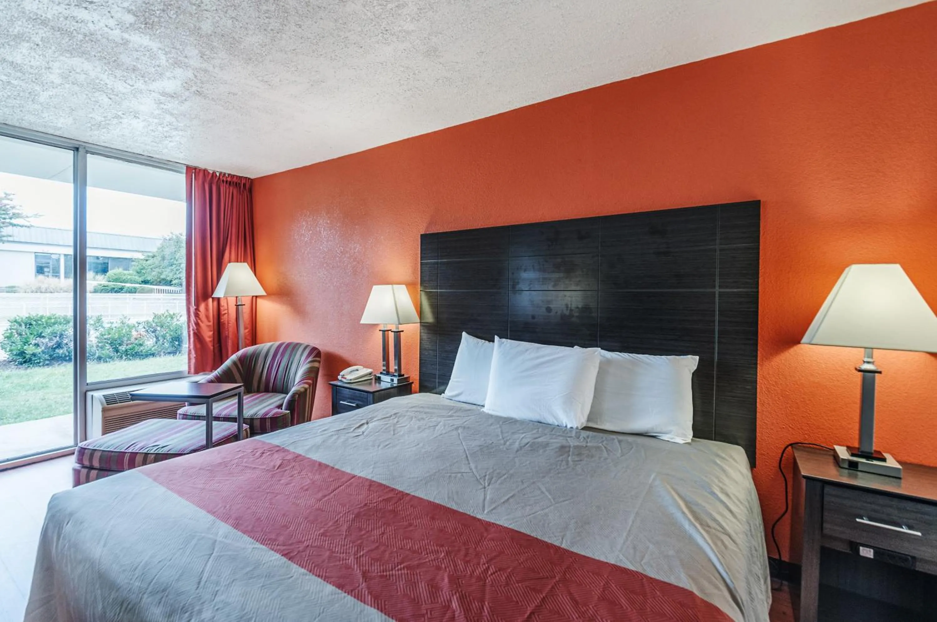 Bedroom, Bed in Motel 6-Dumfries, VA