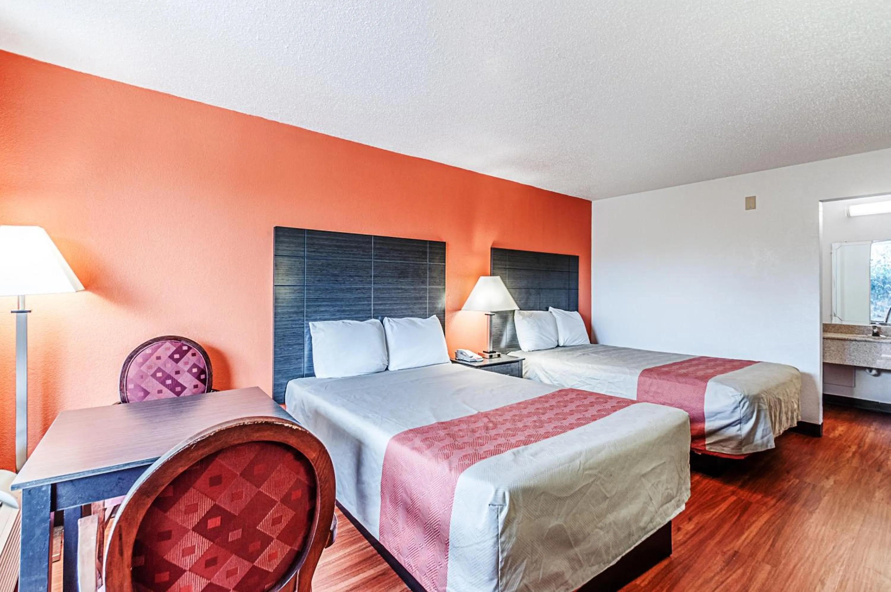 Bedroom, Bed in Motel 6-Dumfries, VA