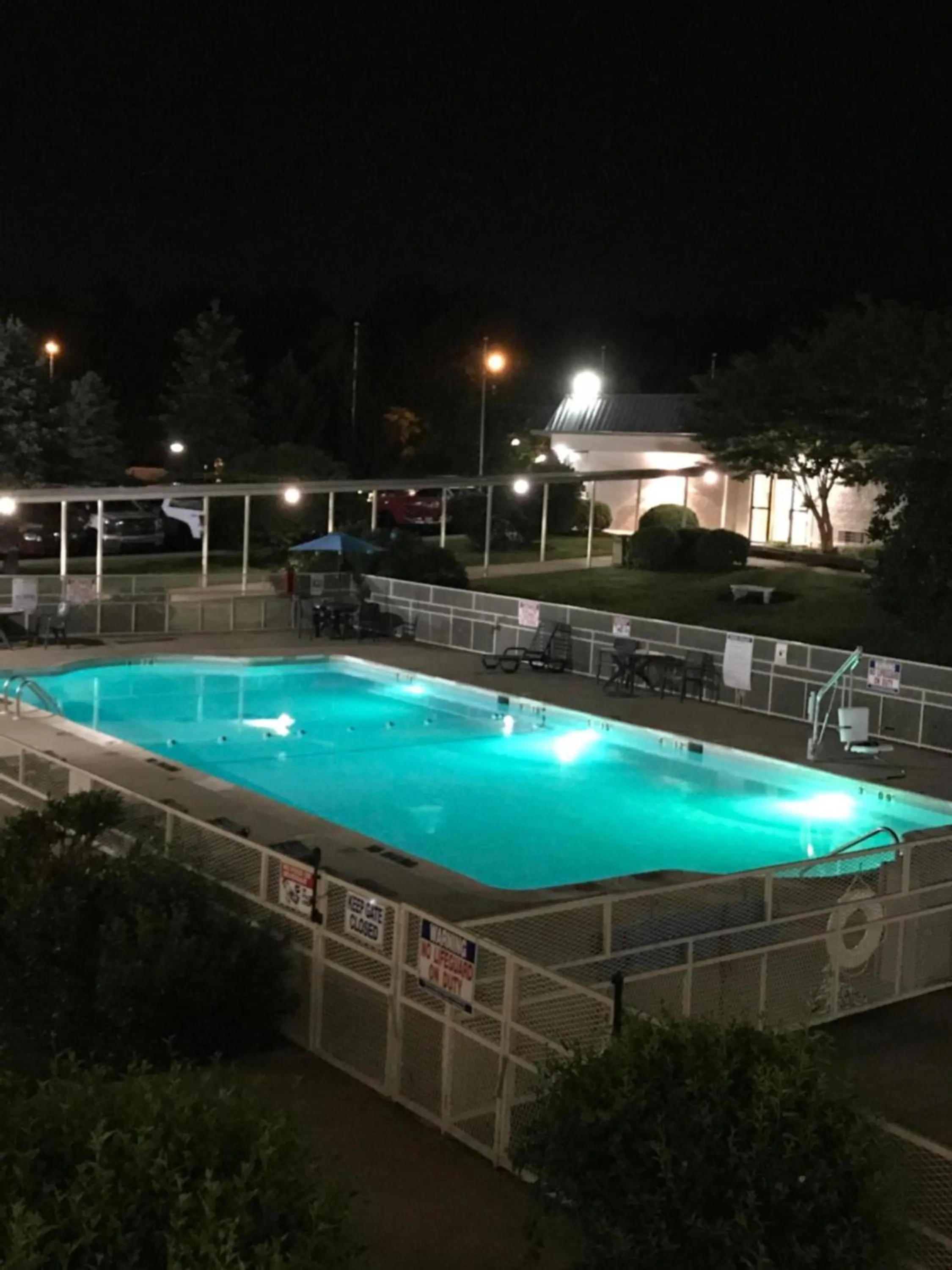 Swimming pool in Motel 6-Dumfries, VA