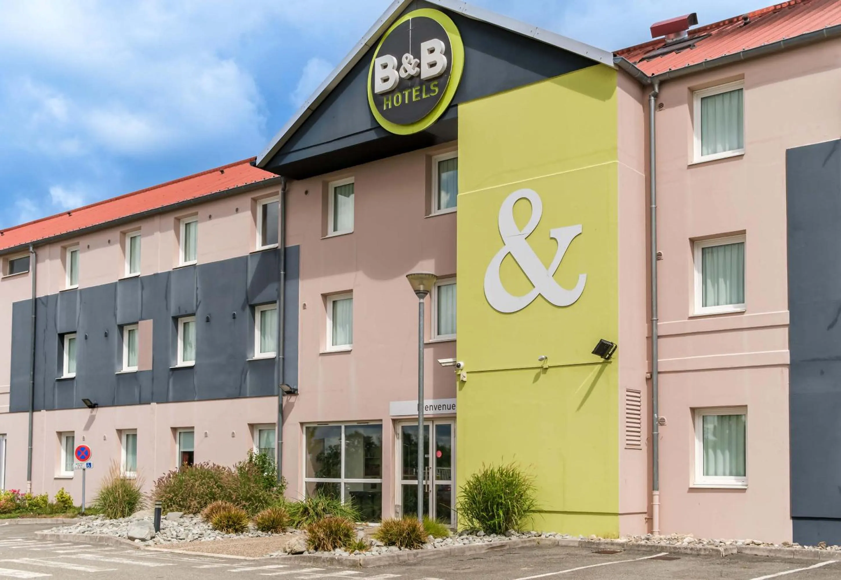 Property building in B&B HOTEL Belfort