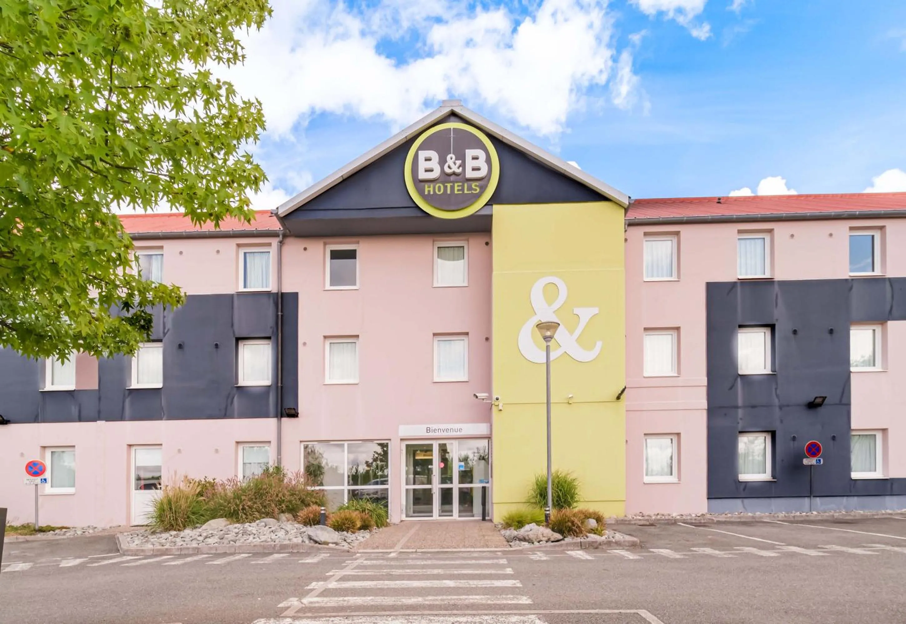 Property building in B&B HOTEL Belfort
