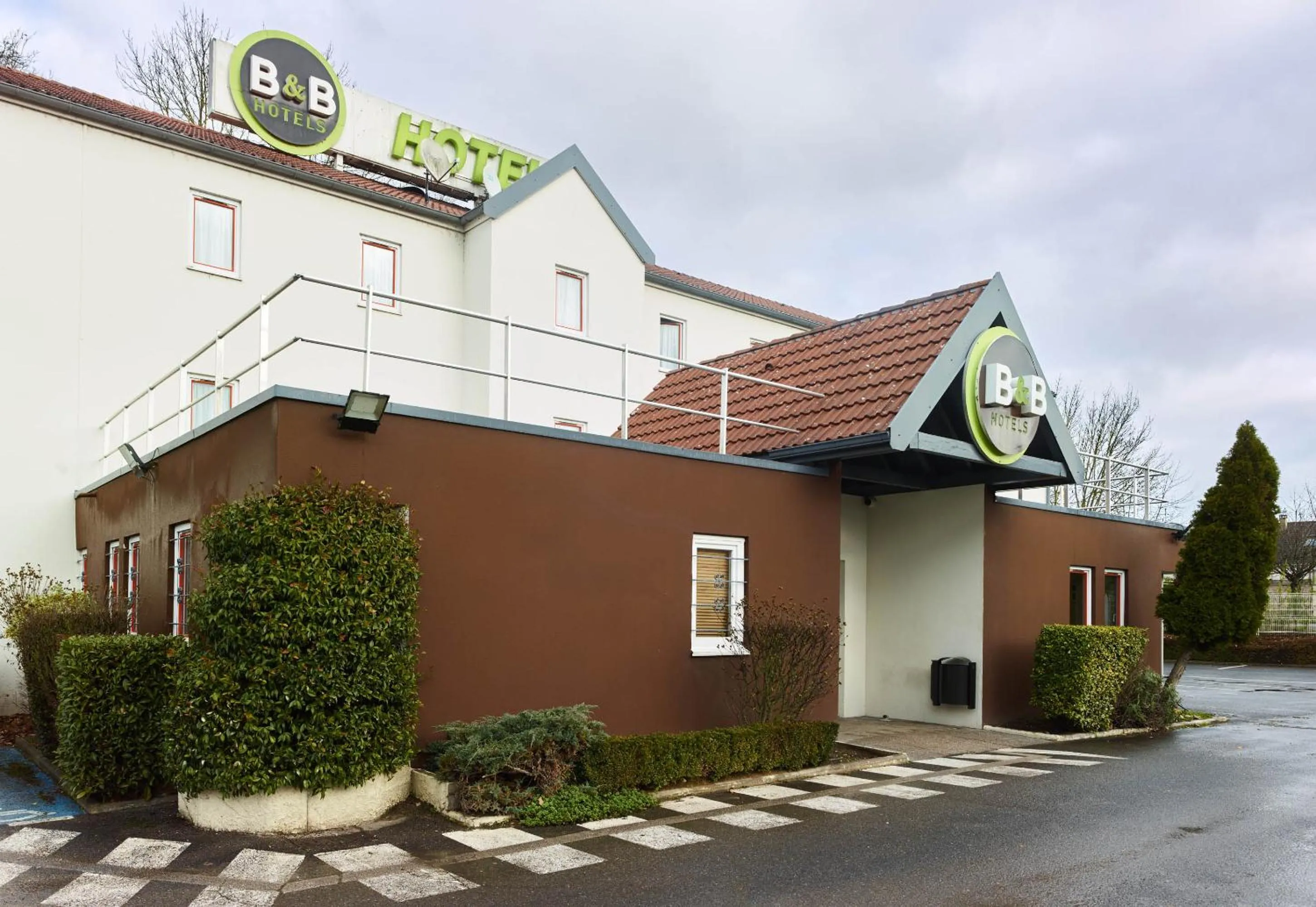 Property building in B&B HOTEL Saint-Michel sur Orge