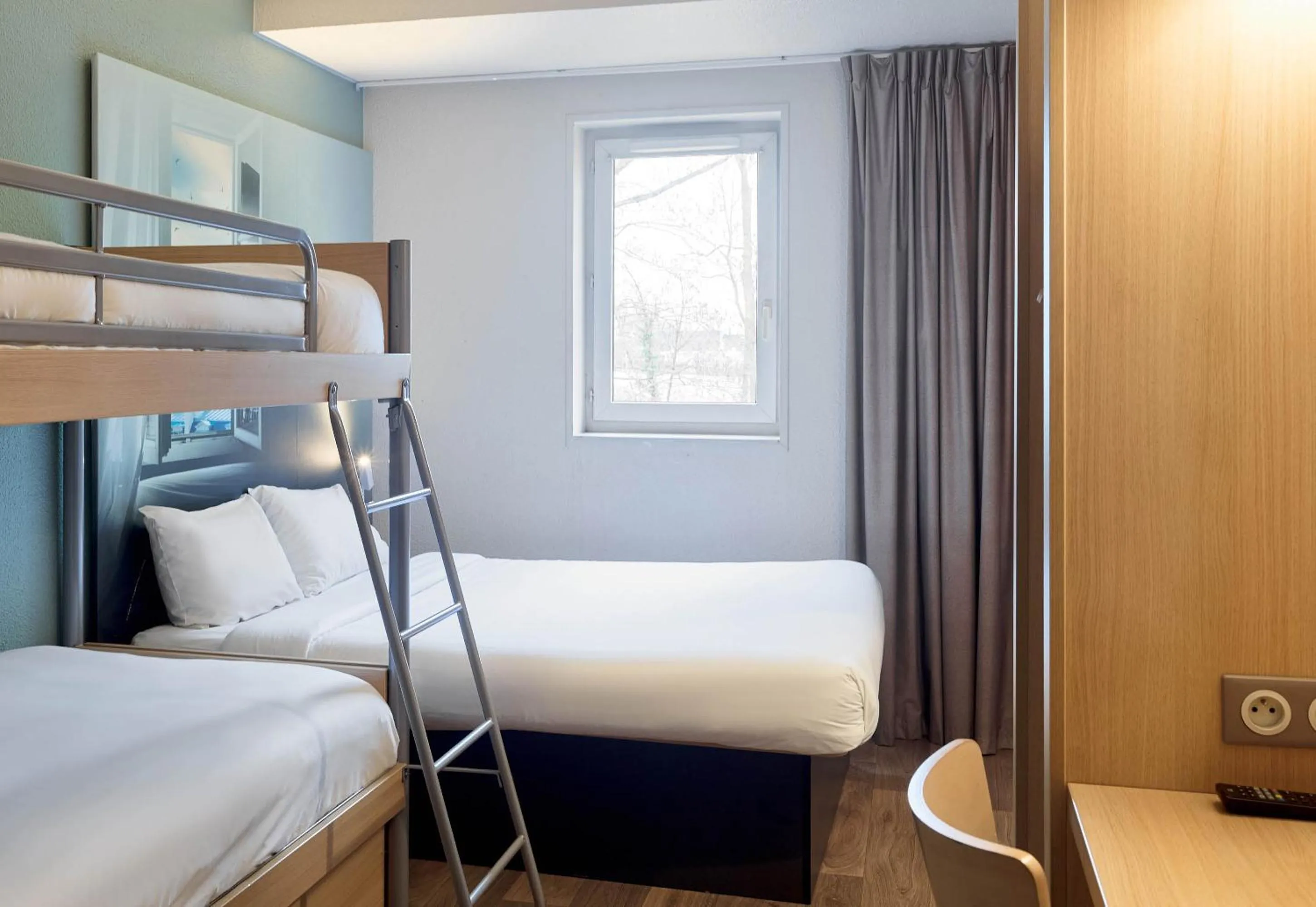 Bedroom, Bed in B&B HOTEL Saint-Michel sur Orge