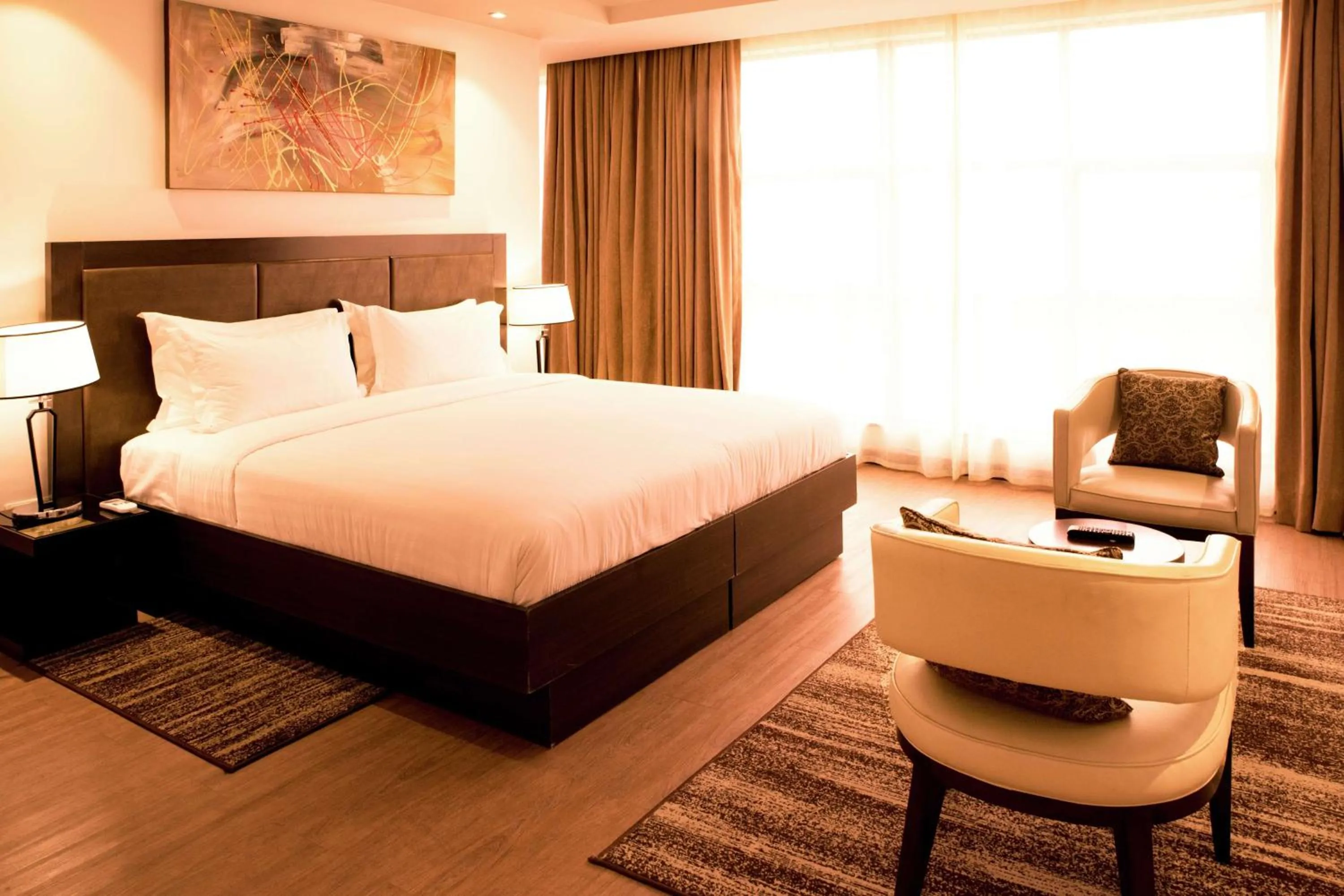 Living room, Bed in DoubleTree by Hilton Nairobi